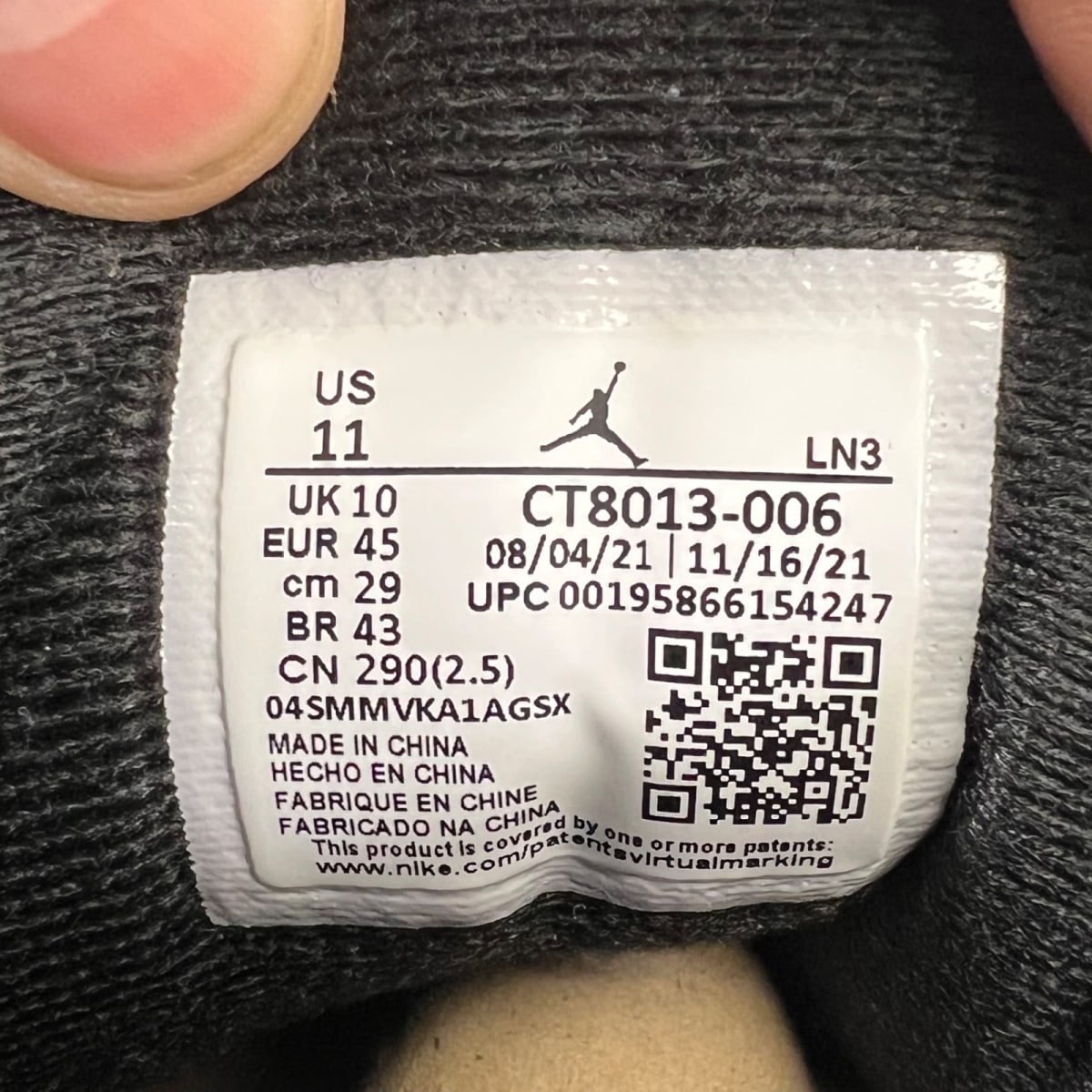 Jordan 12 Retro Playoffs (2022) 11 (Moderately Worn Pre-Owned)JordanBlack/Varsity Red-White - Image 7