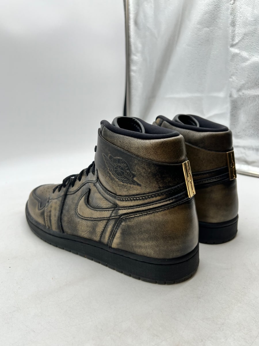 Jordan 1 Retro High OG Wings 13 (Lightly Worn Pre-Owned)JordanBlack/Black-Metallic Gold - Image 4