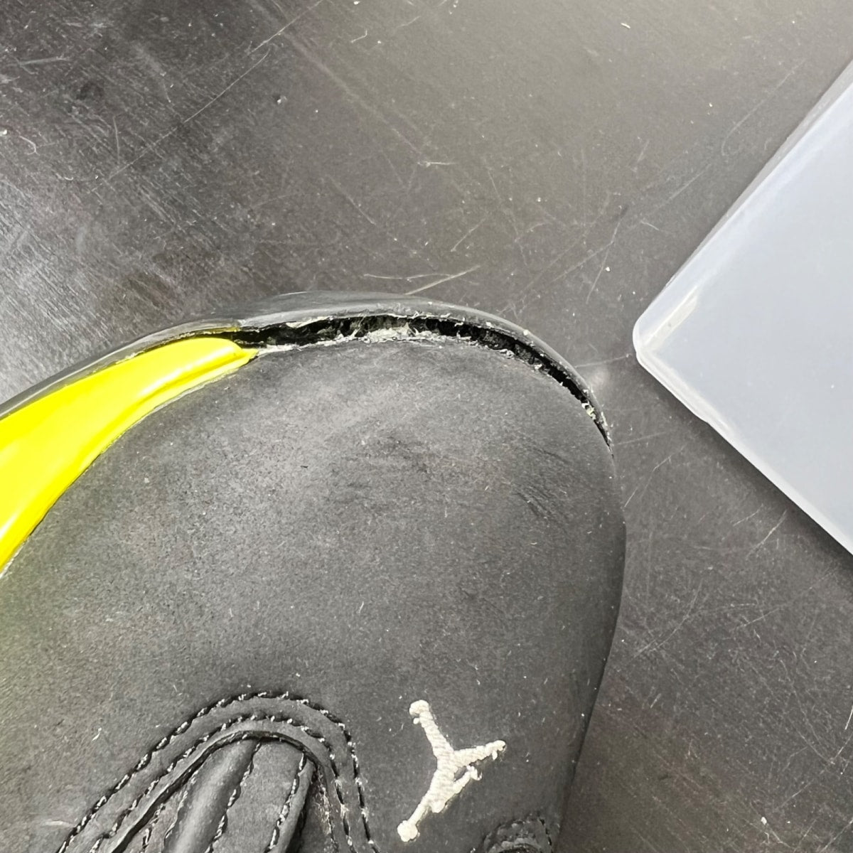 Jordan 14 Retro Thunder 10.5 (Heavily Worn Pre-Owned)JordanBlack/Vibrant Yellow-White - Image 7
