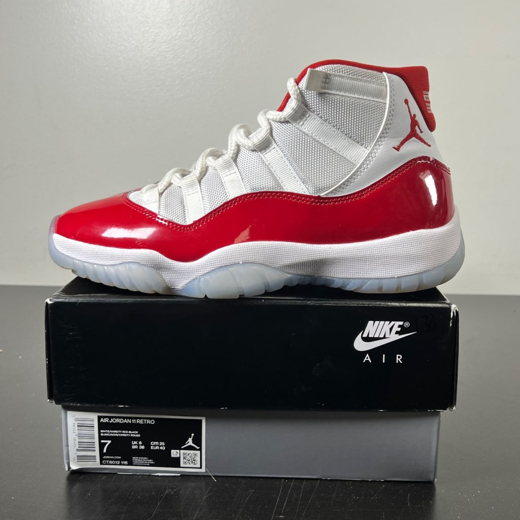 Jordan 11 Retro Cherry (2022) 7 (Lightly Worn Pre-Owned)JordanWhite/Varsity Red/Black - Image 3
