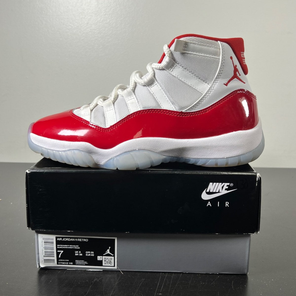 Jordan 11 Retro Cherry (2022) 7 (Lightly Worn Pre-Owned)JordanWhite/Varsity Red/Black - Image 3