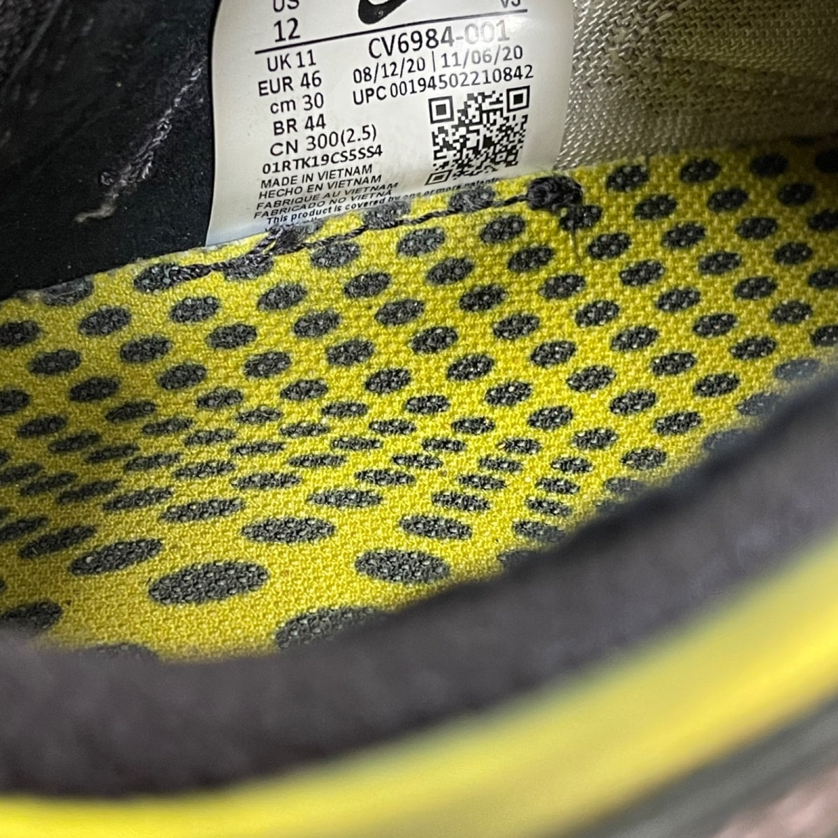 Nike Air Tuned Max Celery 12 (Moderately Worn Pre-Owned)NikeDark Charcoal/Celery-Saturn Red - Image 6