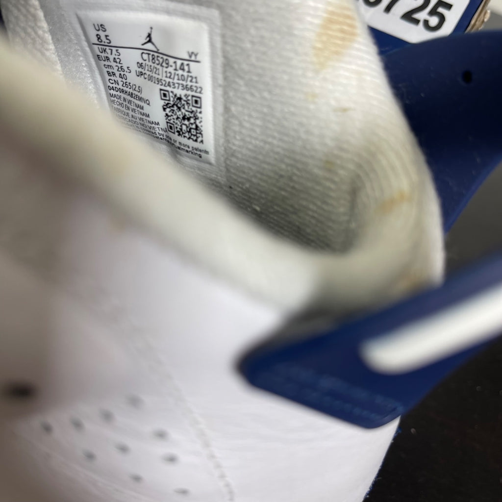 Jordan 6 Retro Midnight Navy (2022) 8.5 (Moderately Worn Pre-Owned)JordanWhite/Midnight Navy - Image 6