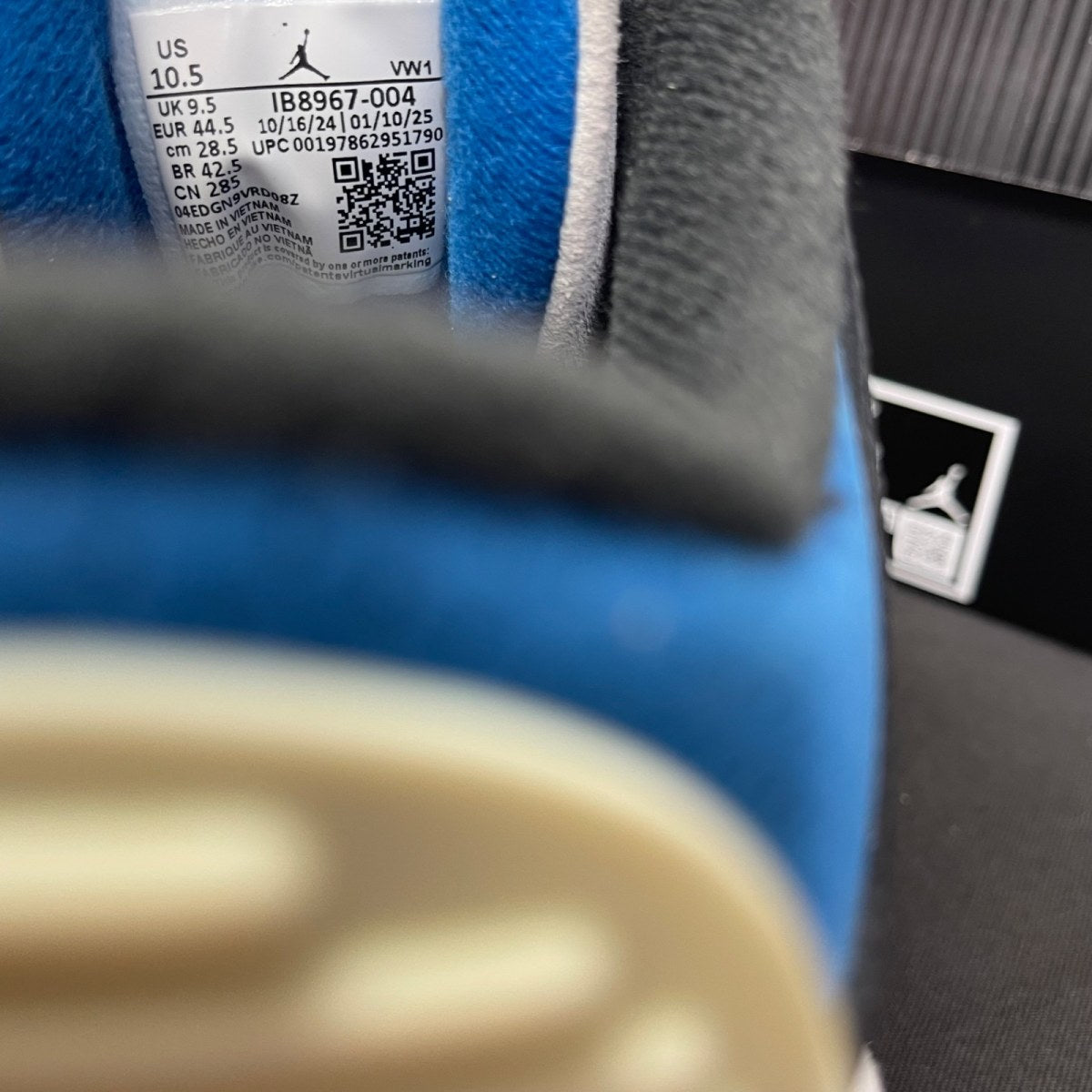 Jordan 3 Retro OG Rare Air 10.5 (Moderately Worn Pre-Owned)JordanBlack/Chile Red/Neutral Grey/Military Blue/Coconut Milk - Image 6