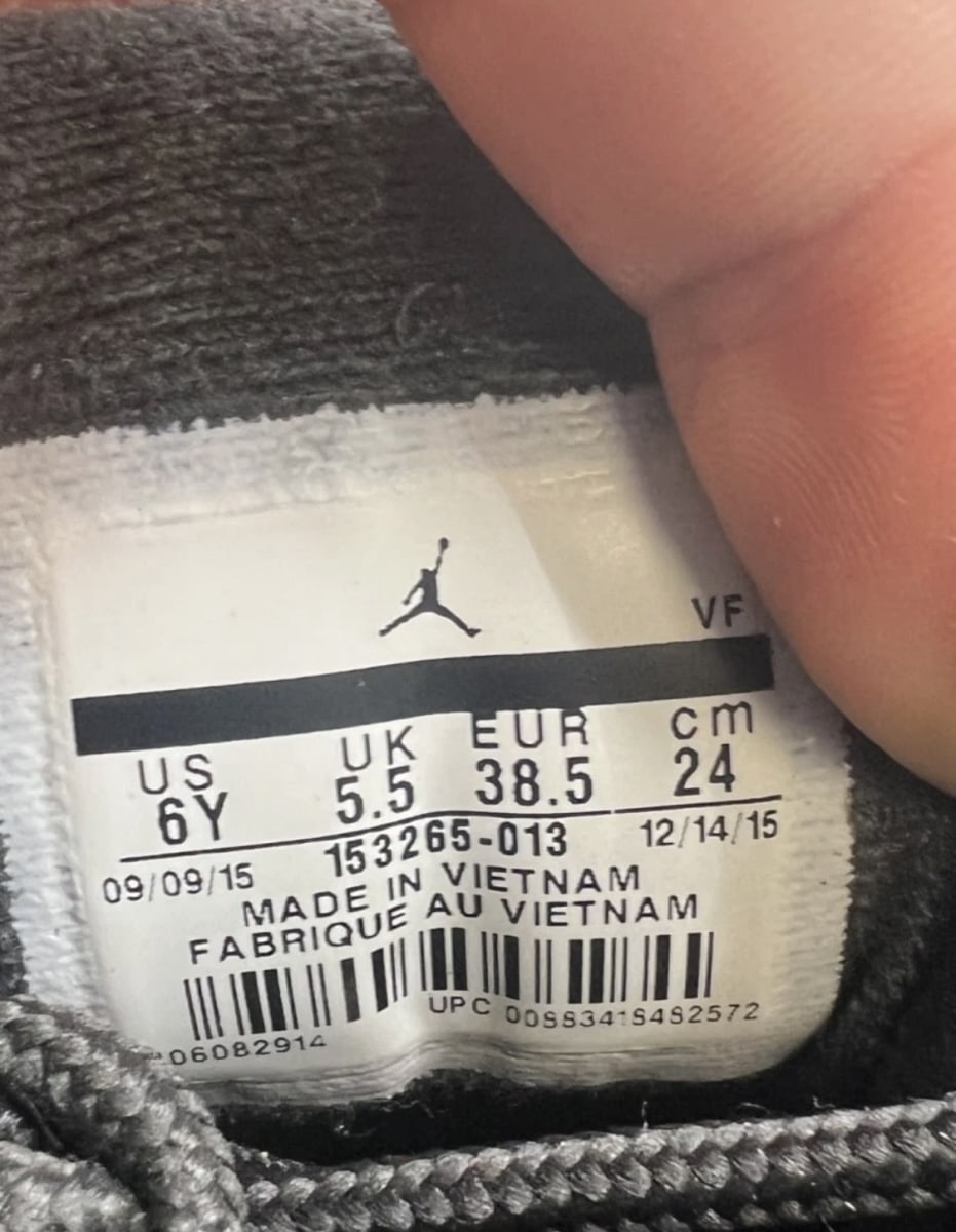 Jordan 12 Retro The Master (GS) 6Y (Moderately Worn Pre-Owned)JordanBlack/Rattan-White-Metallic Gold - Image 8