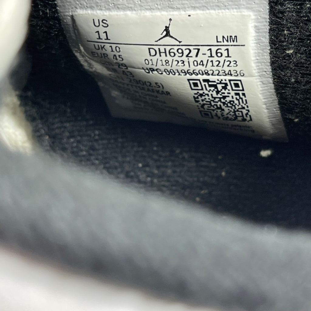 Jordan 4 Retro Red Cement 11 (Moderately Worn Pre-Owned)JordanWhite/Fire Red/Black/Neutral Grey - Image 6