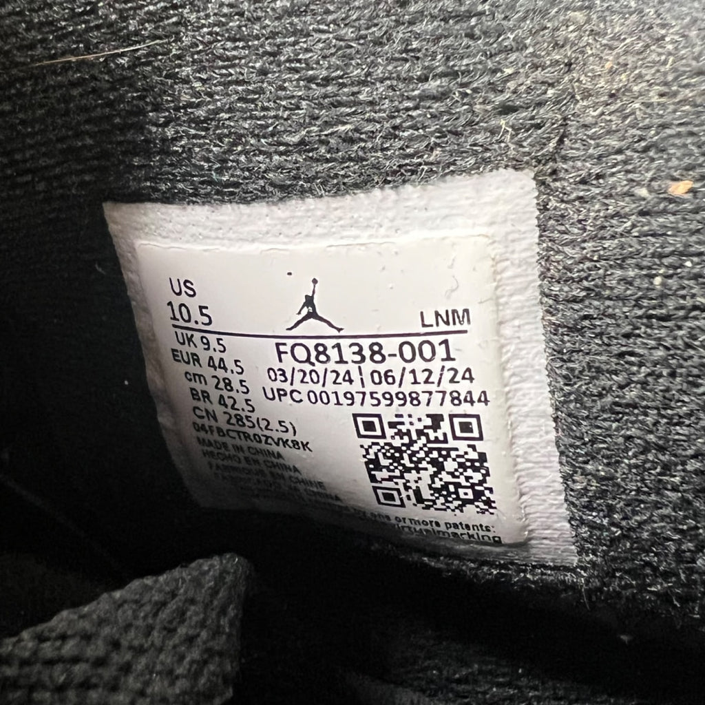 Jordan 4 Retro White Thunder 10.5 (Moderately Worn Pre-Owned)JordanBlack/White/Black - Image 7
