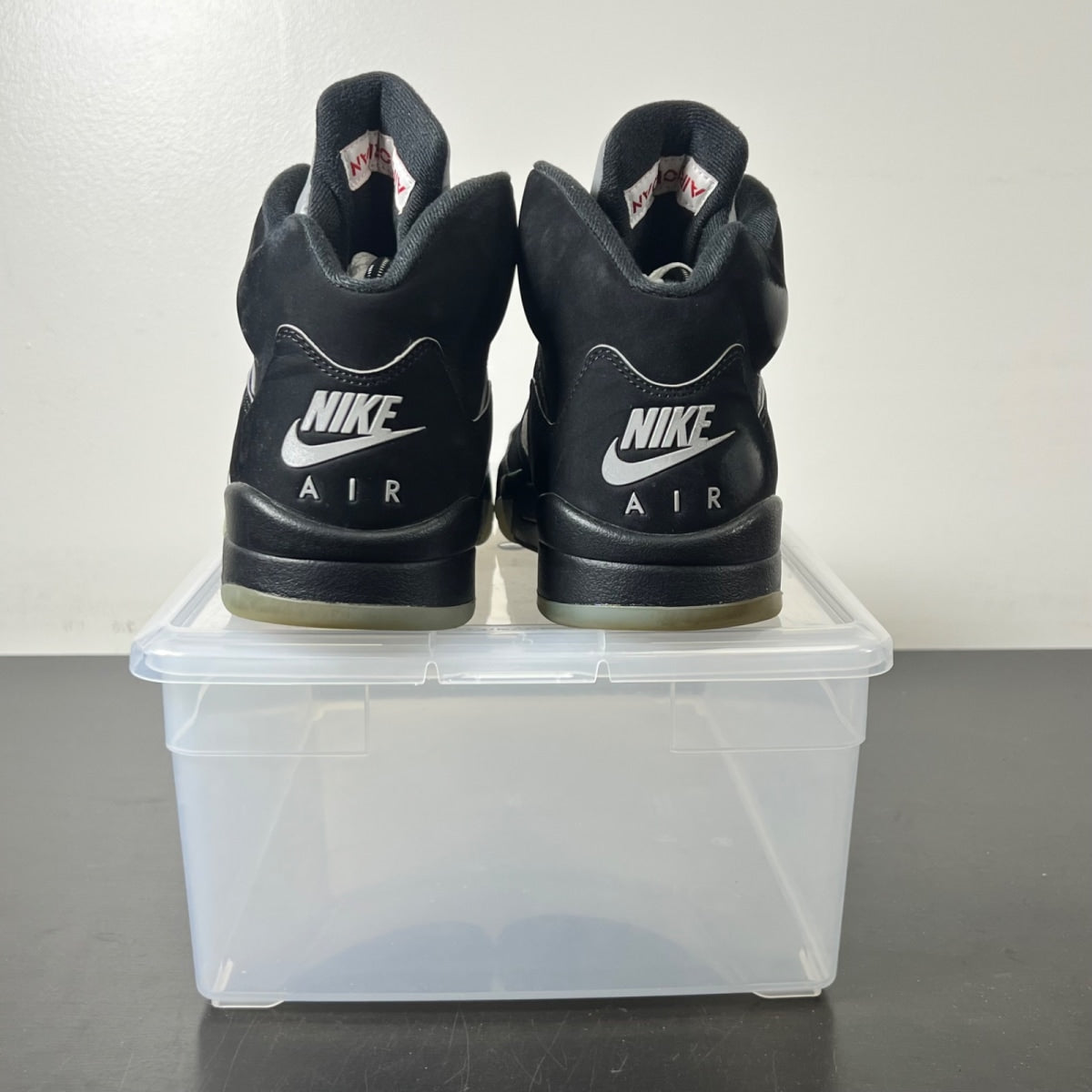 Jordan 5 Retro OG Black Metallic Reimagined 10 (Moderately Worn Pre-Owned)JordanBlack/White-Metallic Silver-Fire Red - Image 4