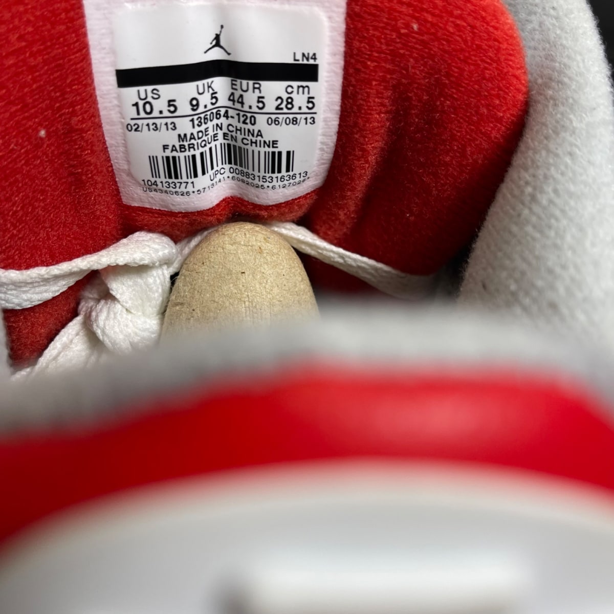 Jordan 3 Retro Fire Red (2013) 10.5 (Moderately Worn Pre-Owned)JordanWhite/Fire Red-Neutral Grey-Black - Image 6