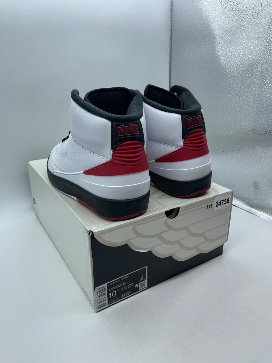 Jordan 2 Retro OG Chicago (2022) 10.5 (Moderately Worn Pre-Owned)JordanWhite/Varsity Red/Black - Image 4