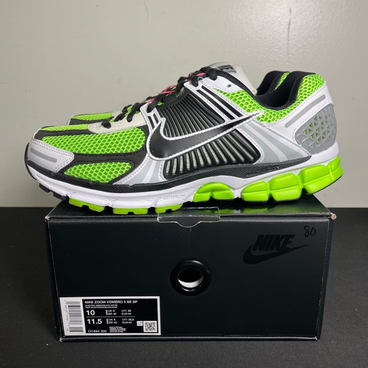 Nike Zoom Vomero 5 Electric Green Black (Size 10) - aux