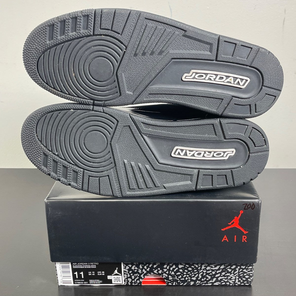 Jordan 3 Retro Black Cat (2025) 11 (Moderately Worn Pre-Owned)JordanBlack/Dark Charcoal/Black - Image 5