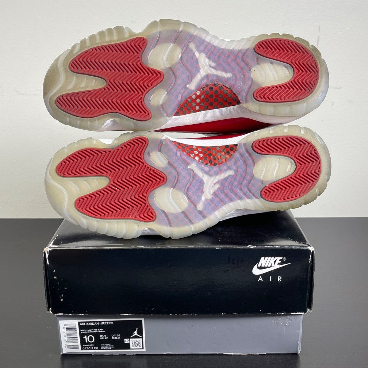 Jordan 11 Retro Cherry (2022) 10 (Moderately Worn Pre-Owned)JordanWhite/Varsity Red/Black - Image 5