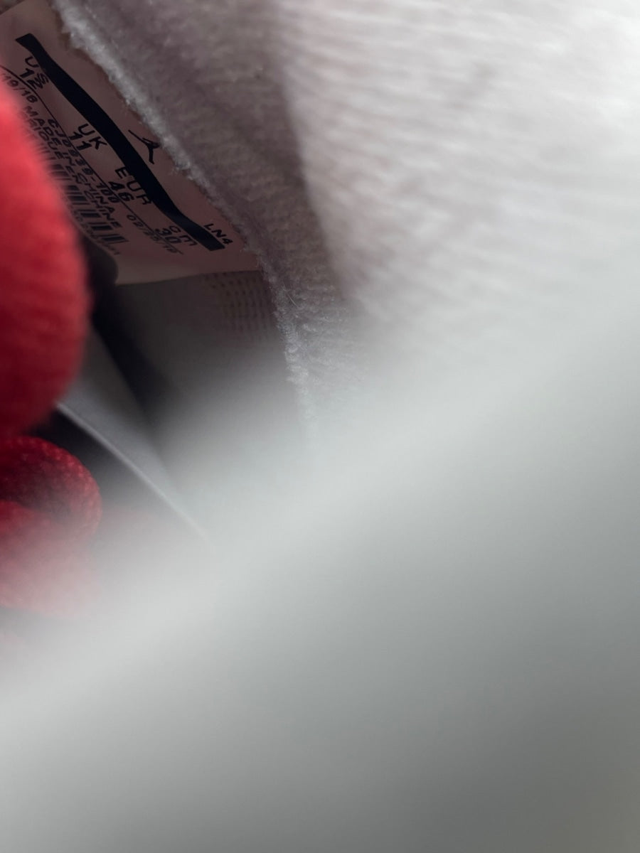 Jordan 3 Retro Tinker White University Red 12 (Moderately Worn Pre-Owned)JordanWhite/University Red-Neutral Grey - Image 8