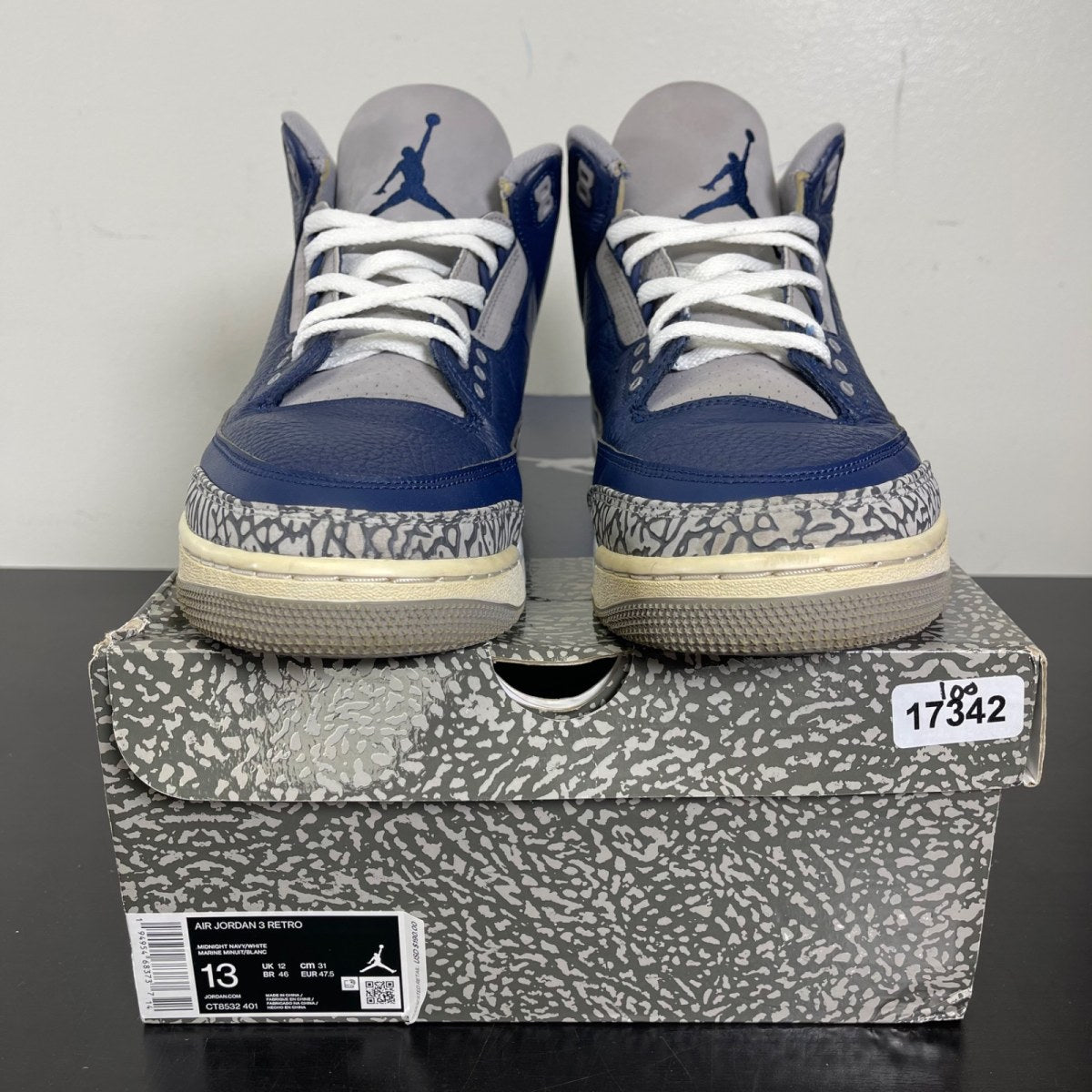 Jordan 3 Retro Georgetown (2021) 13 (Moderately Worn Pre-Owned)JordanMidnight Navy/Cement Grey-White - Image 2