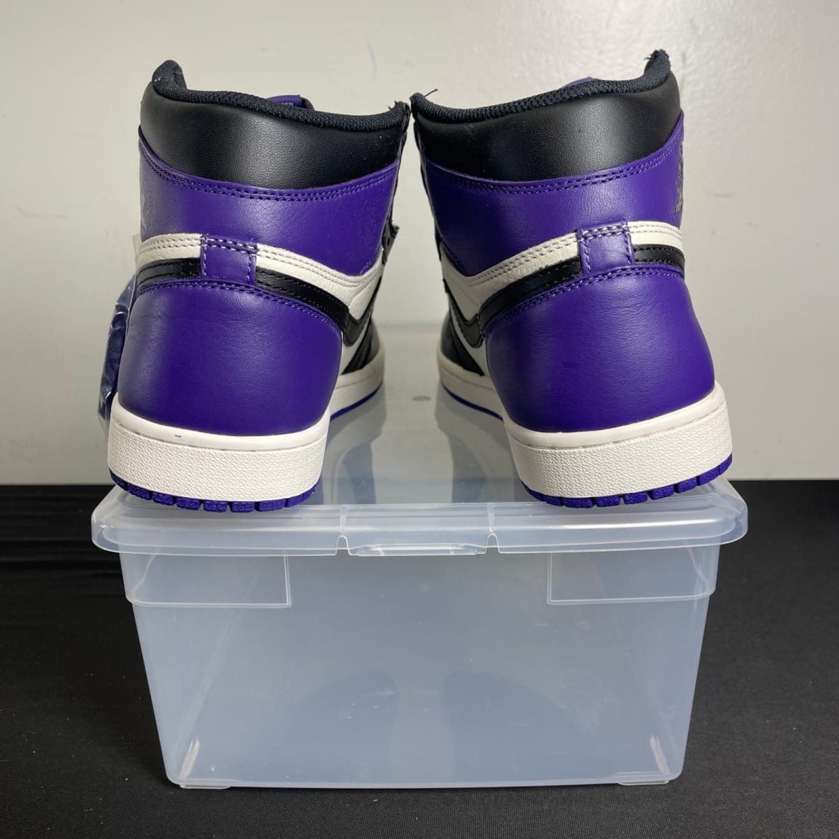 Jordan 1 Retro High Court Purple (Size 10) - aux