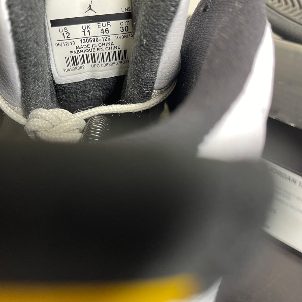 Jordan 12 Retro Taxi (2013) 12 (Moderately Worn Pre-Owned)JordanWhite/Black-Taxi - Image 6