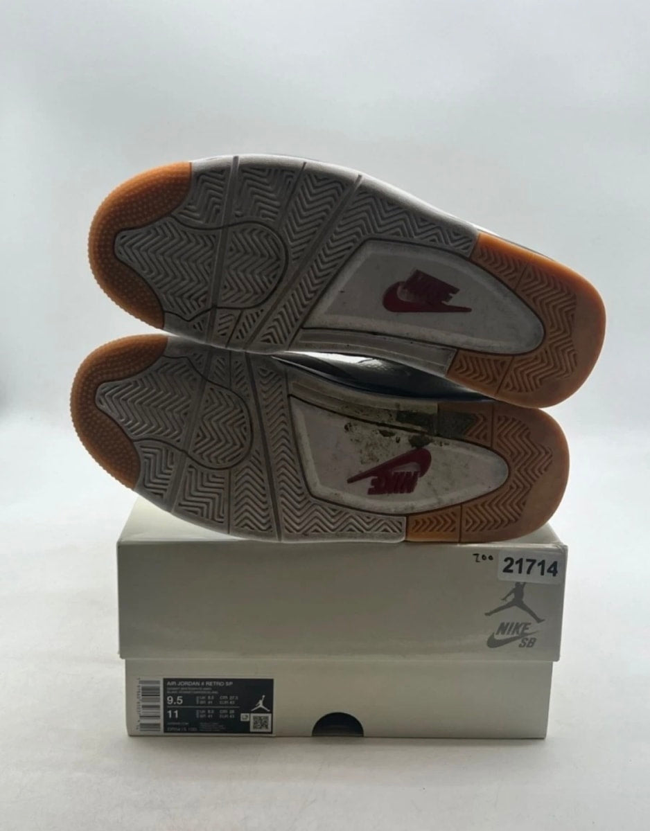 Jordan 4 Retro SB Navy 9.5 (Heavily Worn Pre-Owned)JordanSummit White/White/Navy/Neutral Grey/Gum Yellow/Varsity Red - Image 8
