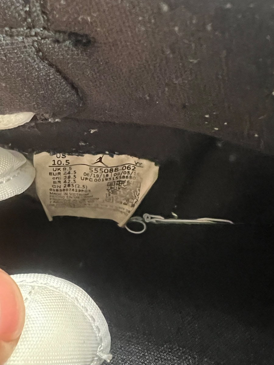 Jordan 1 Retro High Bloodline 10.5 (Moderately Worn Pre-Owned) - Image 8