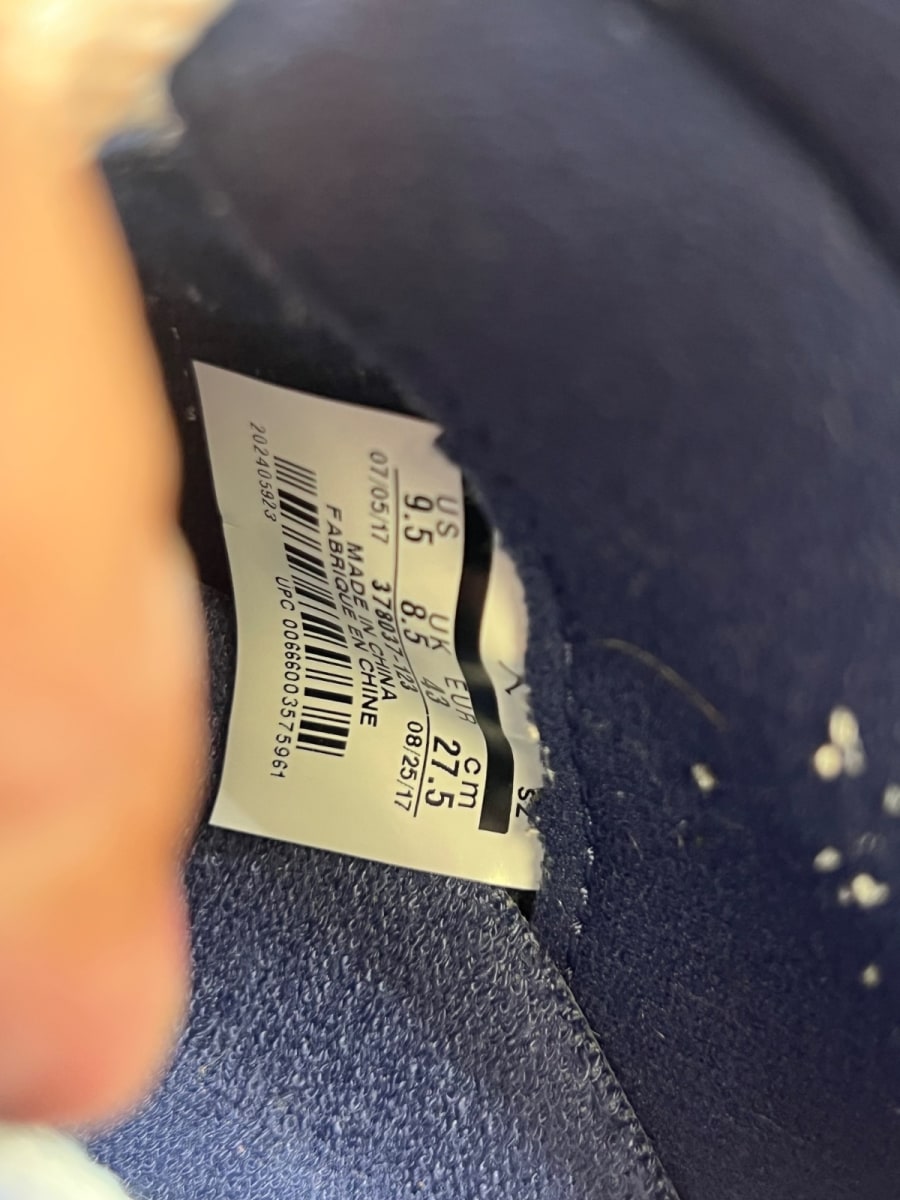 Jordan 11 Retro UNC Win Like 82 9.5 (Lightly Worn Pre-Owned) - Image 9