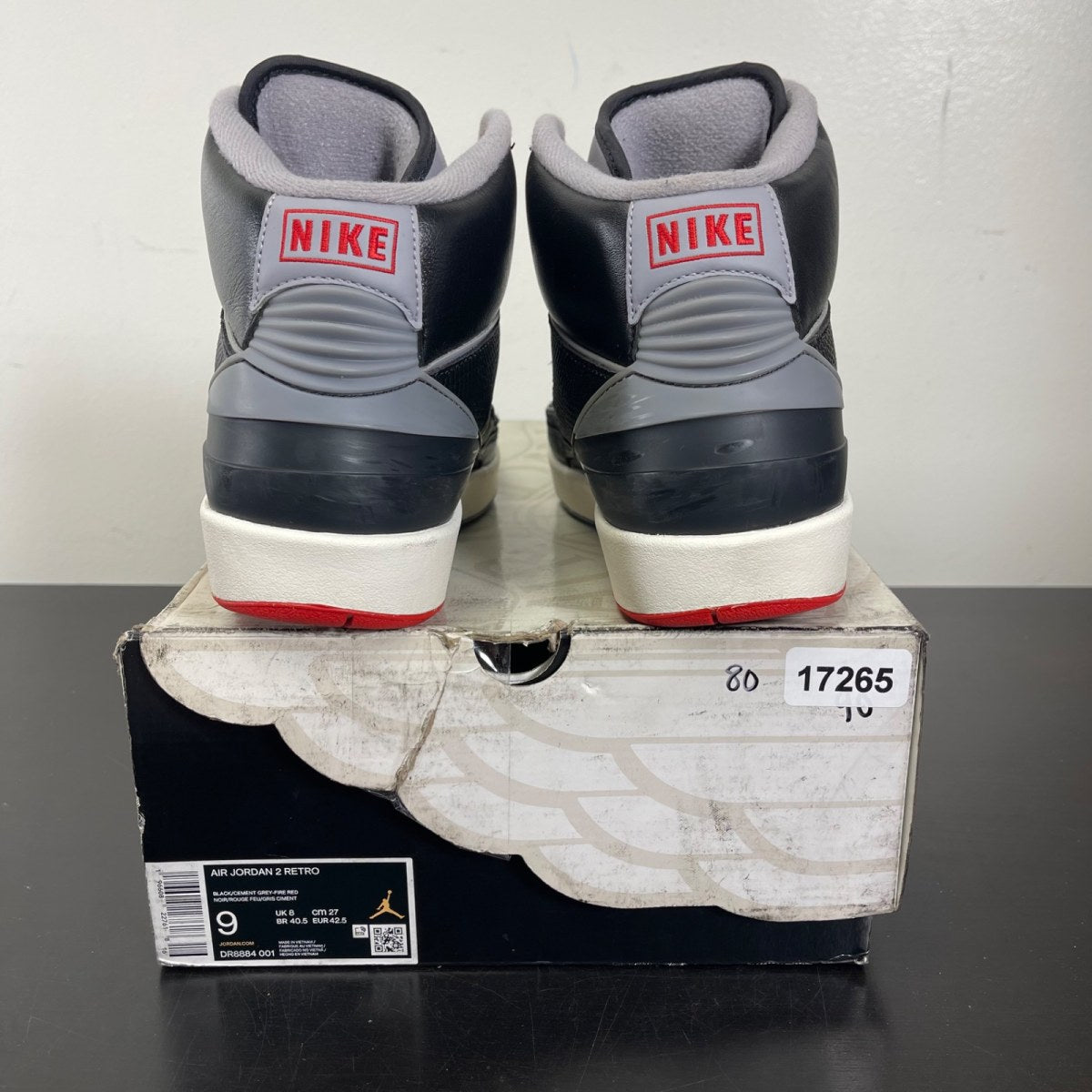 Jordan 2 Retro Black Cement 9 (Moderately Worn Pre-Owned)JordanBlack/Cement Grey/Fire Red/Sail - Image 4