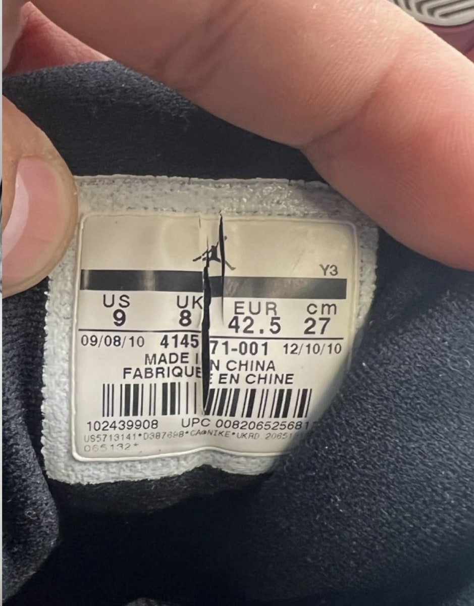 Jordan 13 Retro Playoffs (2011) 9 (Heavily Worn Pre-Owned)JordanBlack/Varsity Red-White-Vibrant Yellow - Image 6