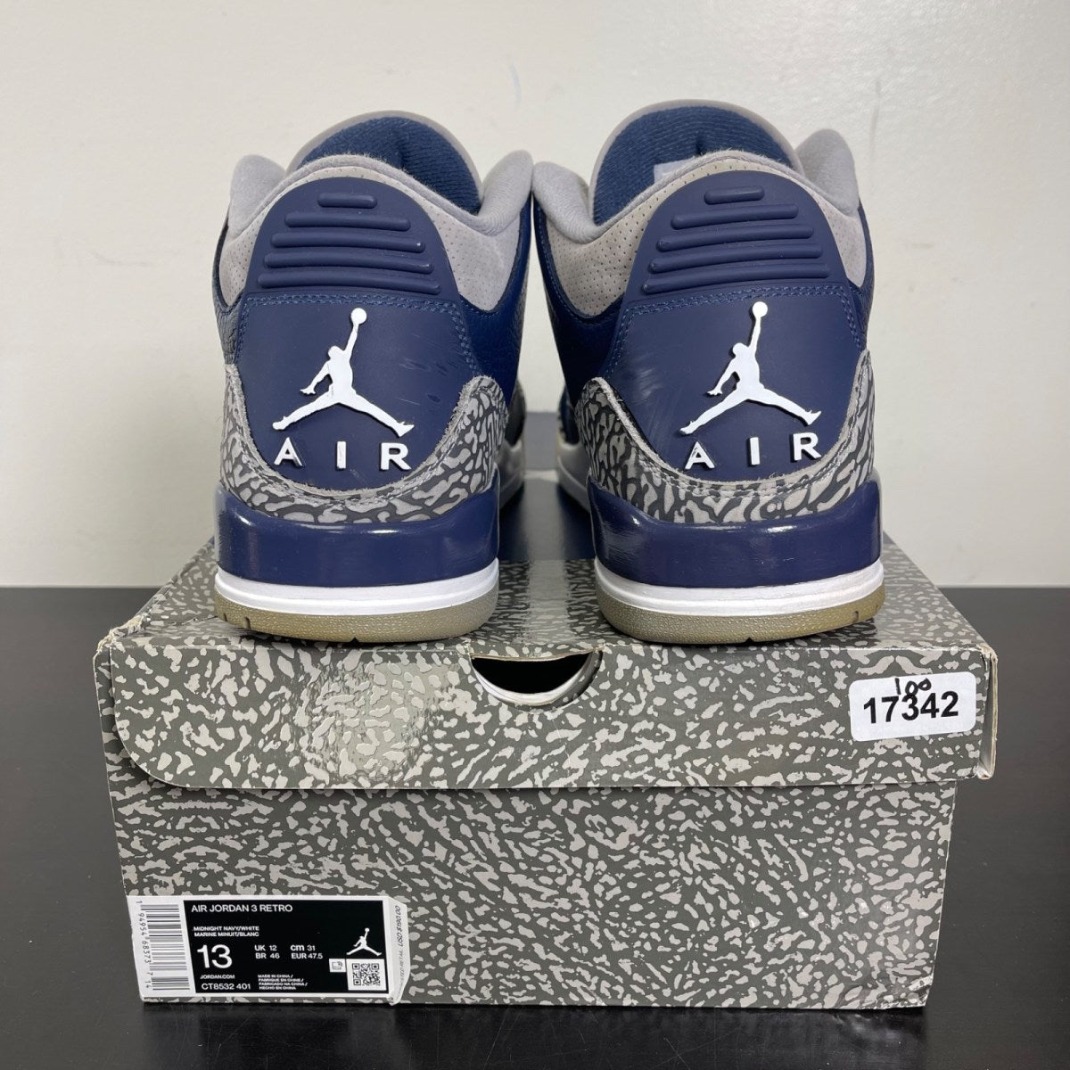 Jordan 3 Retro Georgetown (2021) 13 (Moderately Worn Pre-Owned)JordanMidnight Navy/Cement Grey-White - Image 4