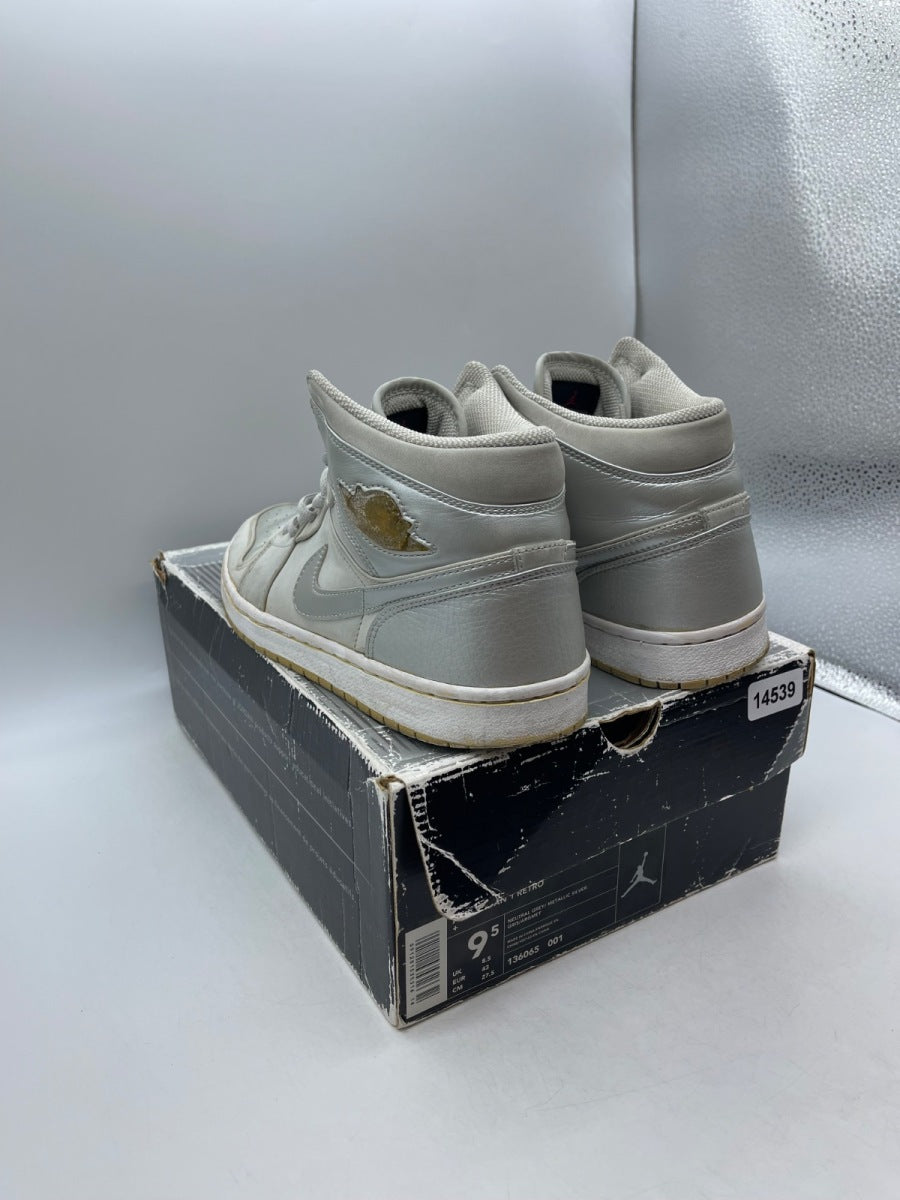 Jordan 1 Retro Neutral Grey 9.5 (Moderately Worn Pre-Owned)JordanNeutral Grey/Metallic Silver - Image 4