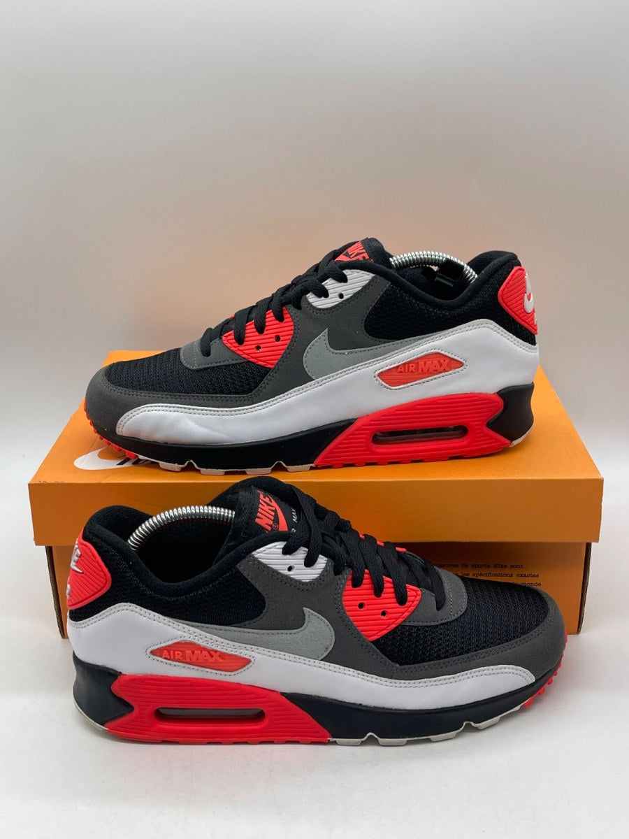 Jordan 5 Retro Off-White Muslin 9.5 (Moderately Worn Pre-Owned)JordanBlack/Muslin-Fire Red - Image 1