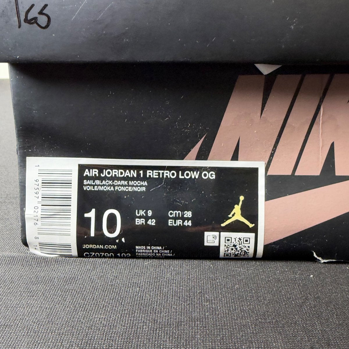 Jordan 1 Retro Low OG Mocha (Size 10) - aux