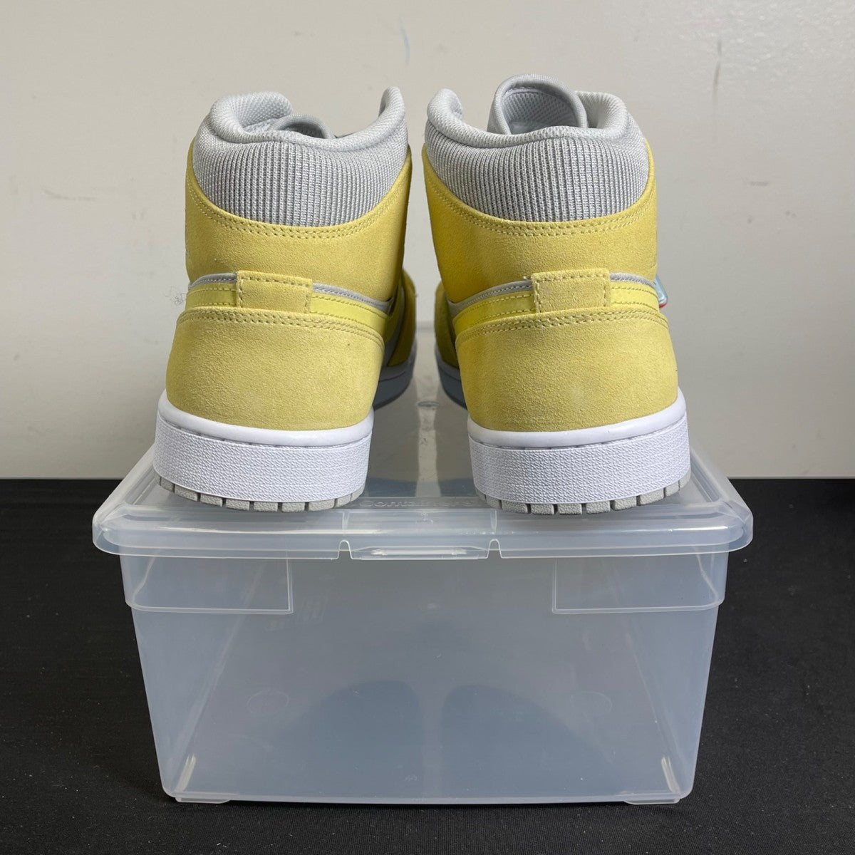 Jordan 1 Mid Mixed Textures Yellow 12.5 (New Pre-Owned)JordanGrey/Yellow - Image 4