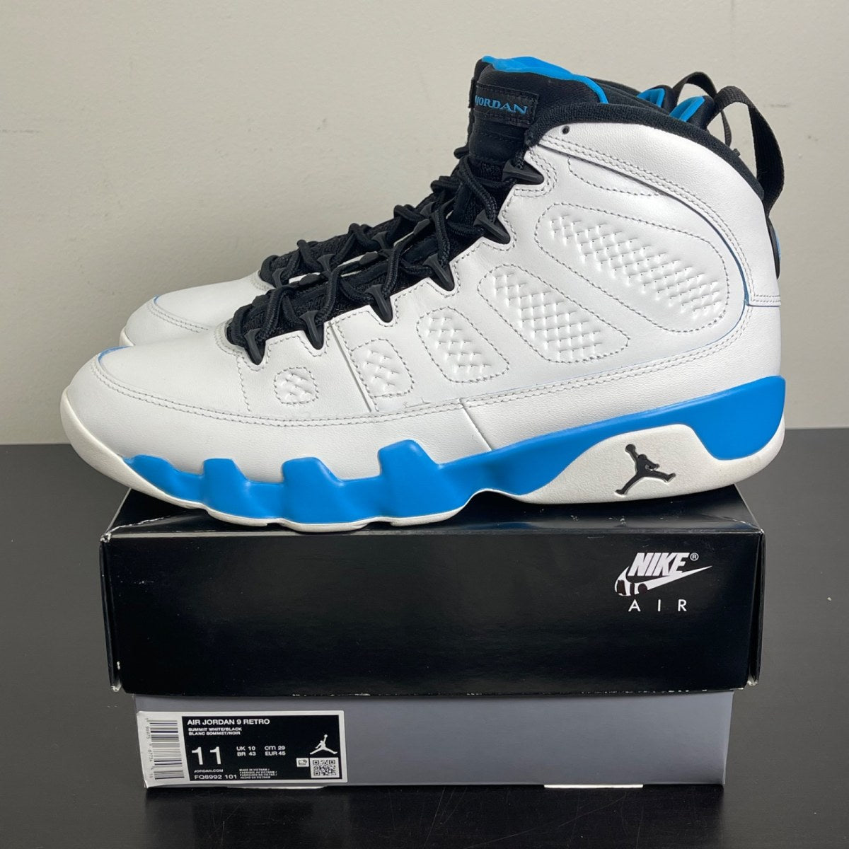 Jordan 9 Retro Powder Blue (2024) 11 (Moderately Worn Pre-Owned)JordanSummit White/Black/Dark Powder Blue - Image 3