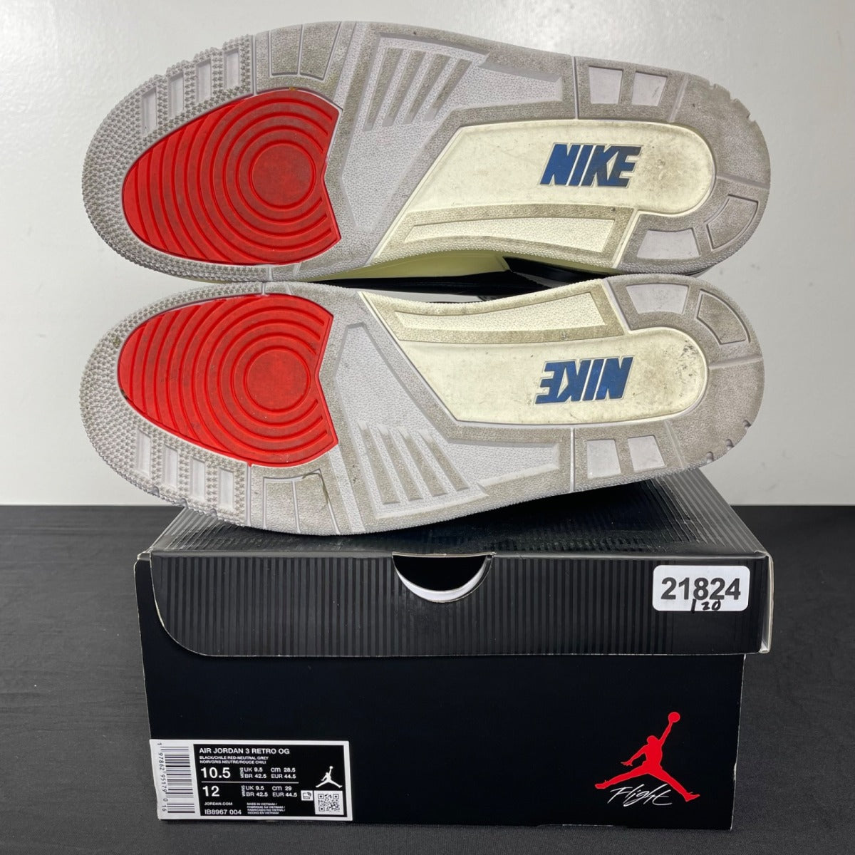Jordan 3 Retro OG Rare Air 10.5 (Moderately Worn Pre-Owned)JordanBlack/Chile Red/Neutral Grey/Military Blue/Coconut Milk - Image 5