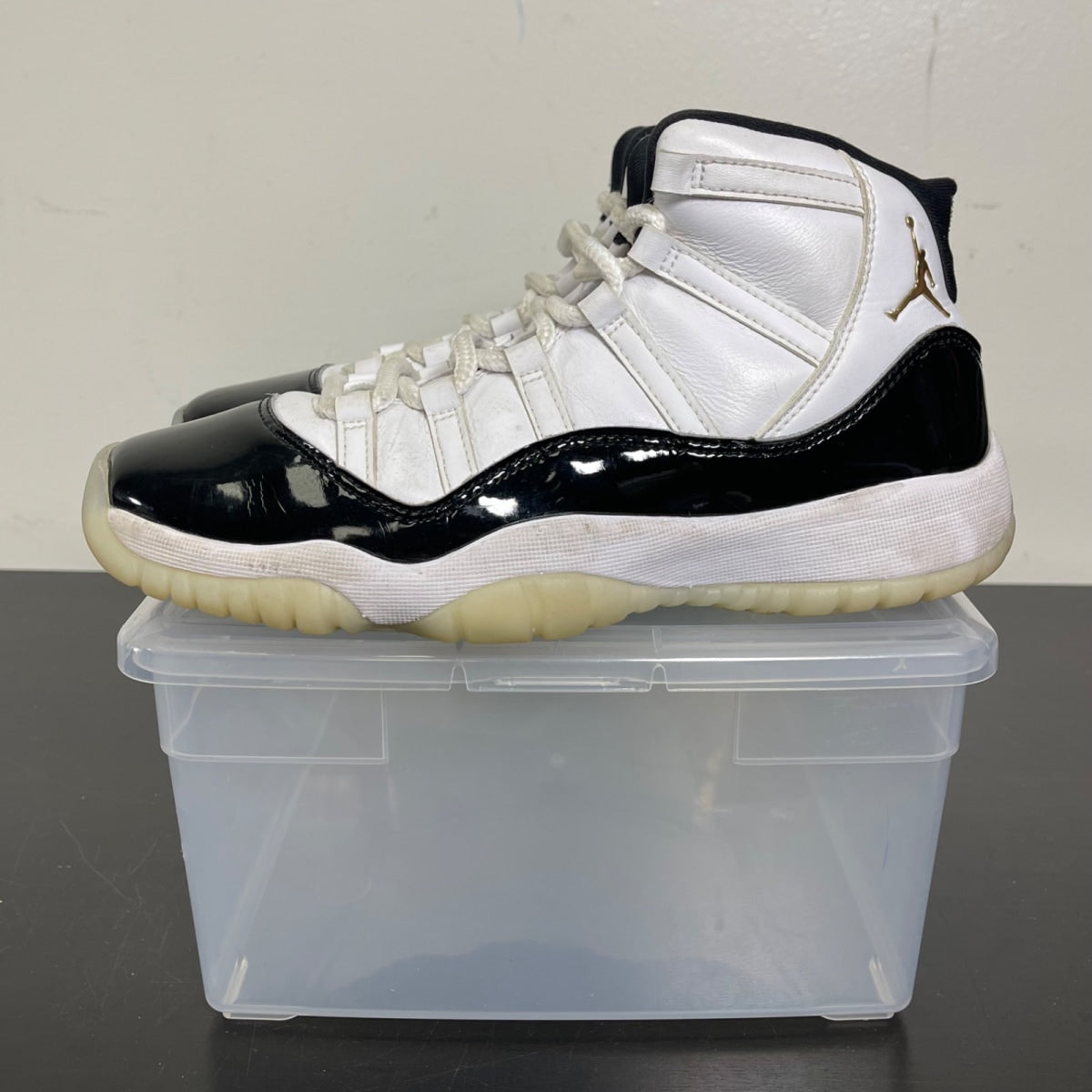 Jordan 11 Retro DMP Gratitude (2023) (GS) 7Y (Moderately Worn Pre-Owned)JordanBlack/White/Metallic Gold - Image 3