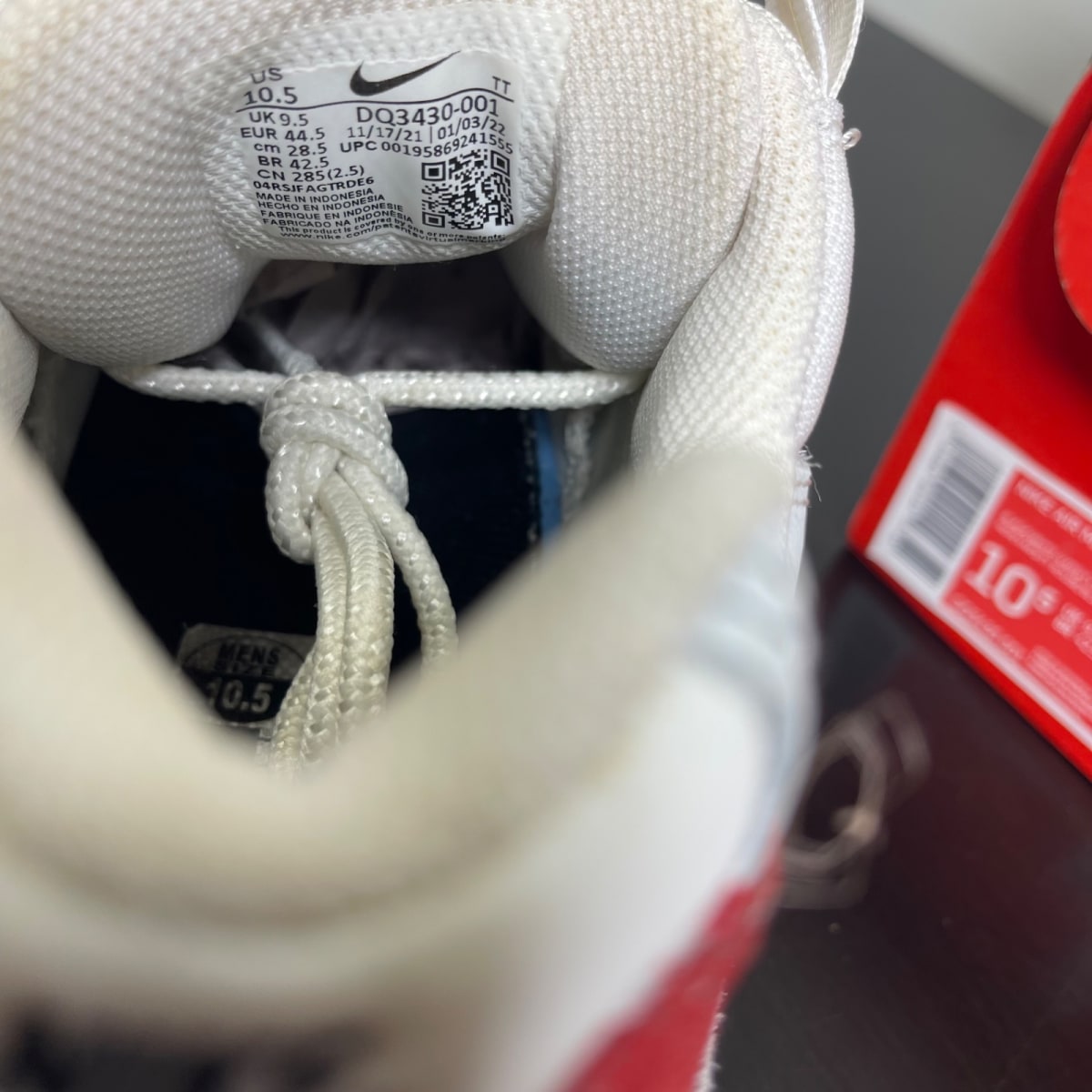 Nike Air Max 95 White Varsity Red Particle Gray 10.5 (Moderately Worn Pre-Owned)NikeBlack/Varsity Red/Particle Gray/White - Image 5