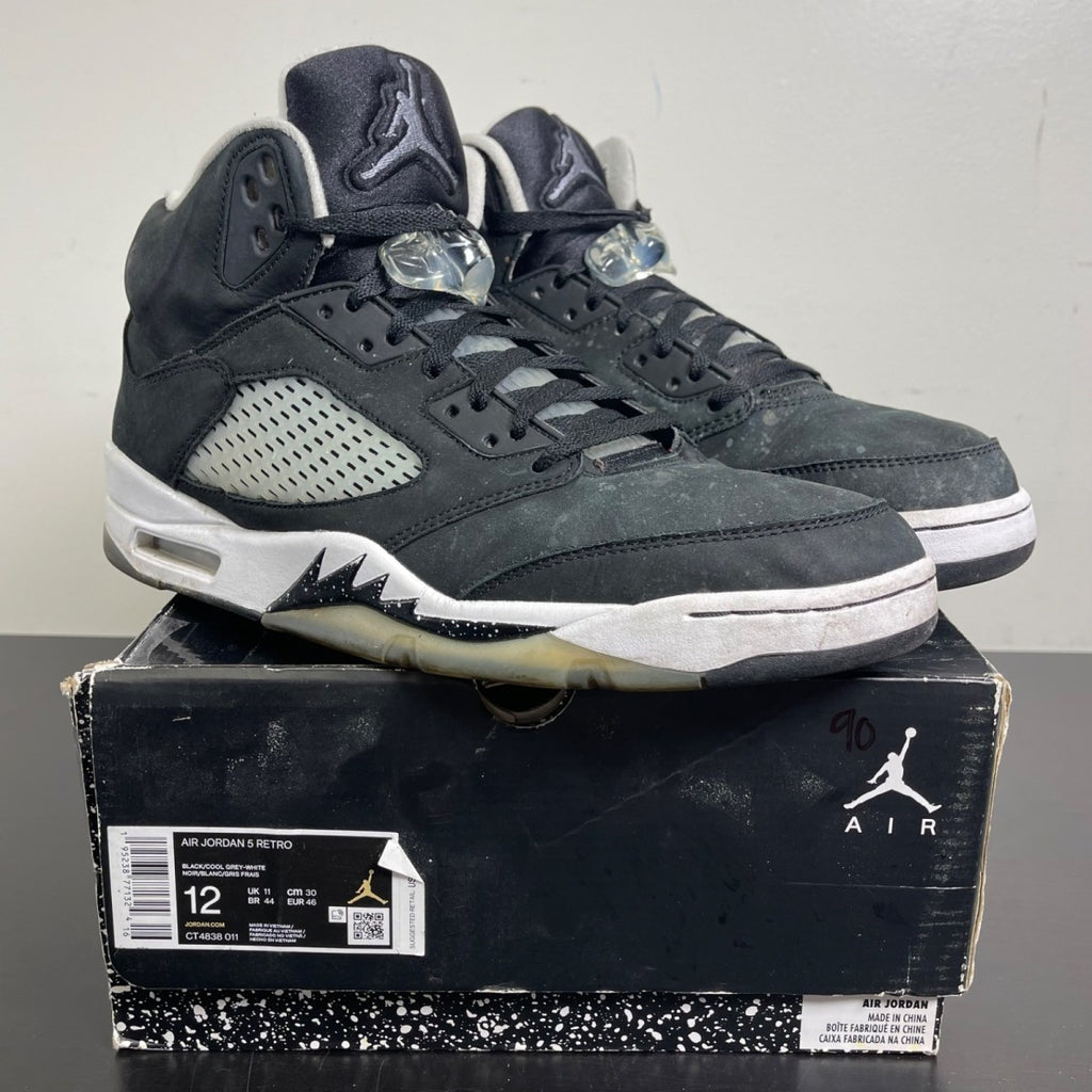 Jordan 5 Retro Moonlight (2021) 12 (Moderately Worn Pre-Owned)JordanBlack/Cool Grey-White - Image 1
