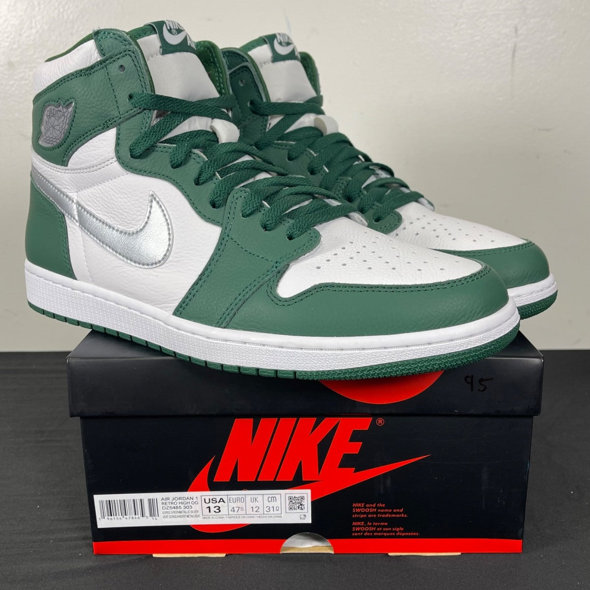 Jordan 1 Retro High OG Gorge Green 13 (Moderately Worn Pre-Owned)JordanGorge Green/Metallic Silver/White - Image 1