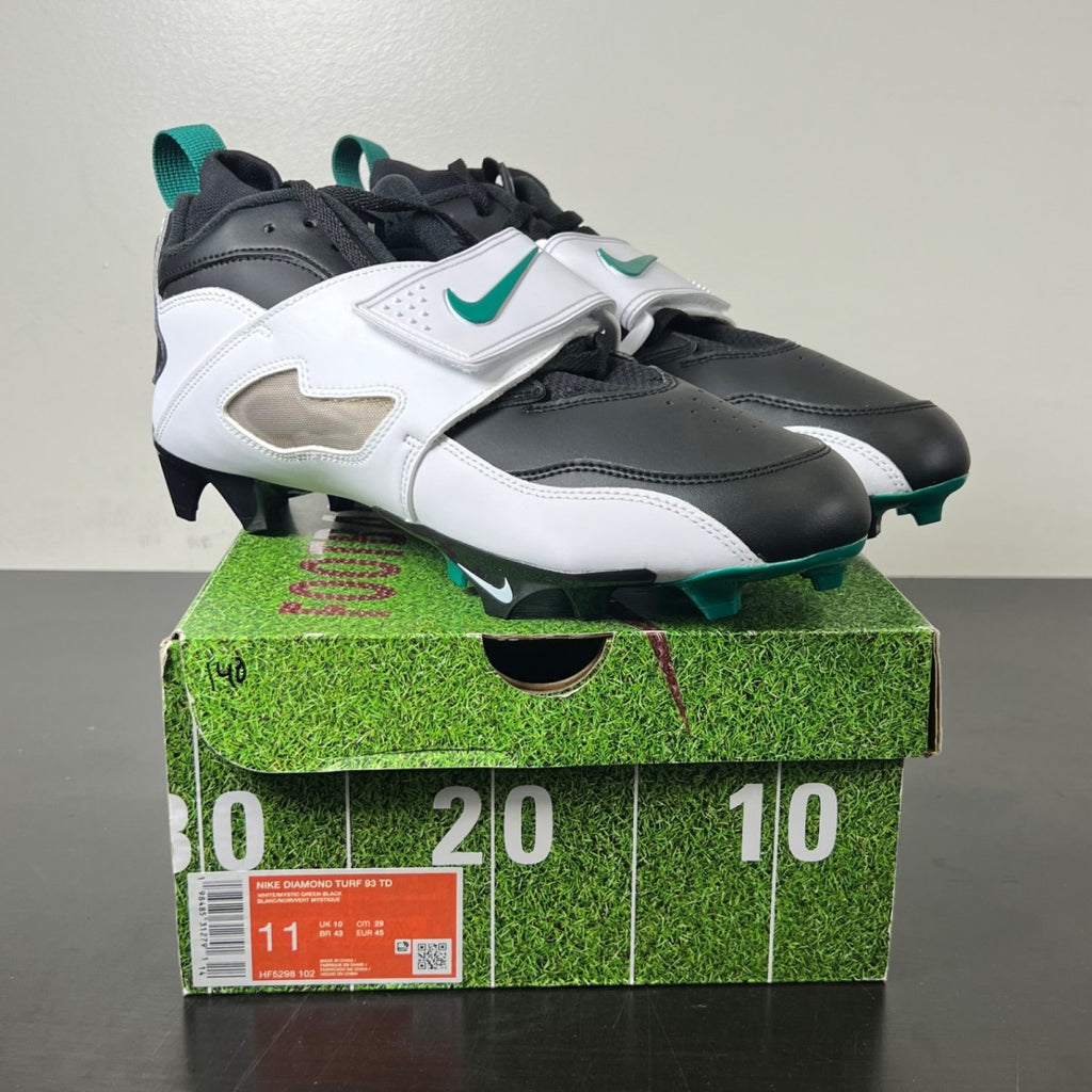 Nike Diamond Turf 93 TD Emerald 11 (New Pre-Owned)NikeWhite/Black/Metallic Gold/Mystic Green - Image 1
