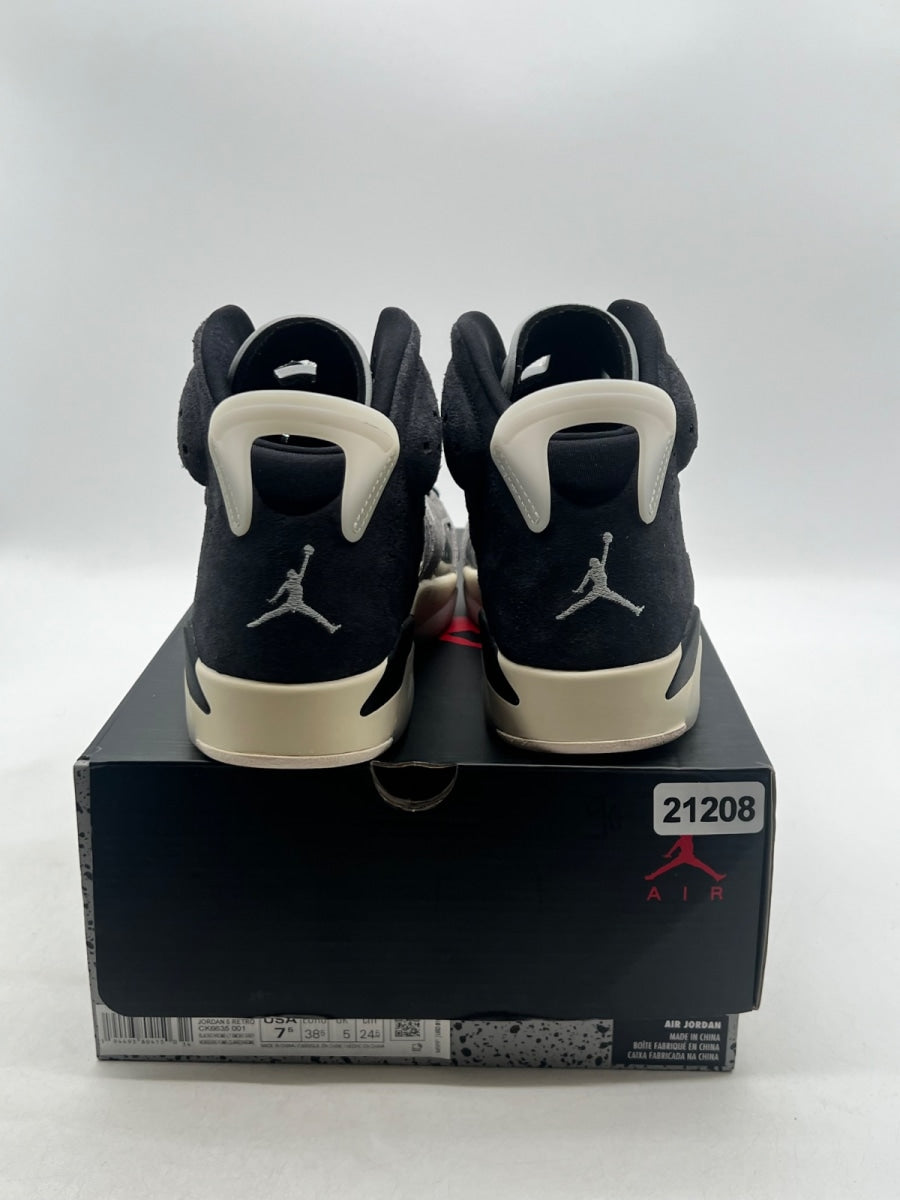 Jordan 6 Retro Tech Chrome (Women's) 7.5W (Lightly Worn Pre-Owned) - Image 3