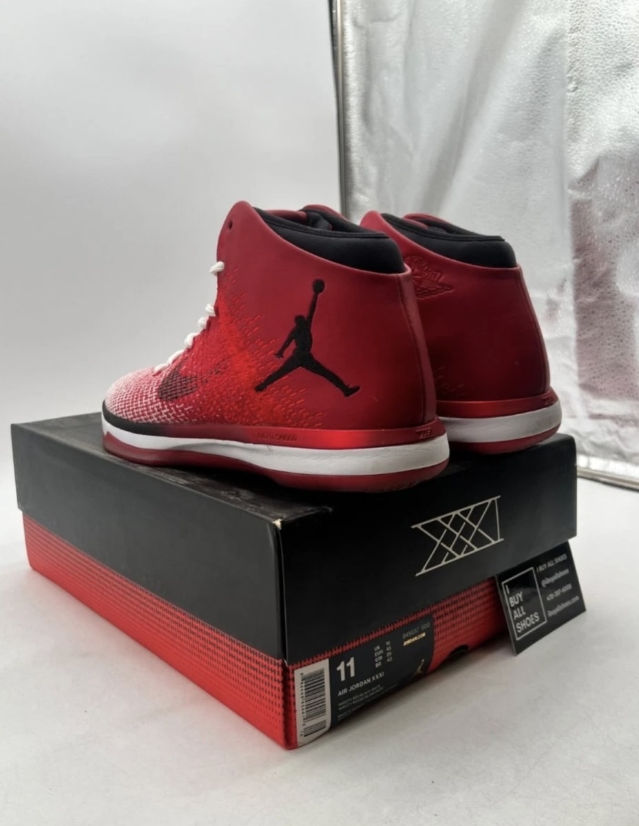 Jordan XXX1 Chicago 11 (Lightly Worn Pre-Owned)JordanUniversity Red/Black-White - Image 4
