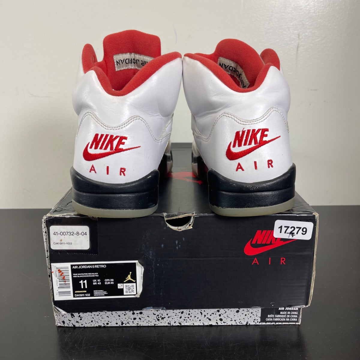 Jordan 5 Retro Fire Red Silver Tongue (2020) 11 (Moderately Worn Pre-Owned)JordanWhite/Black-Metallic Silver-Fire Red - Image 4