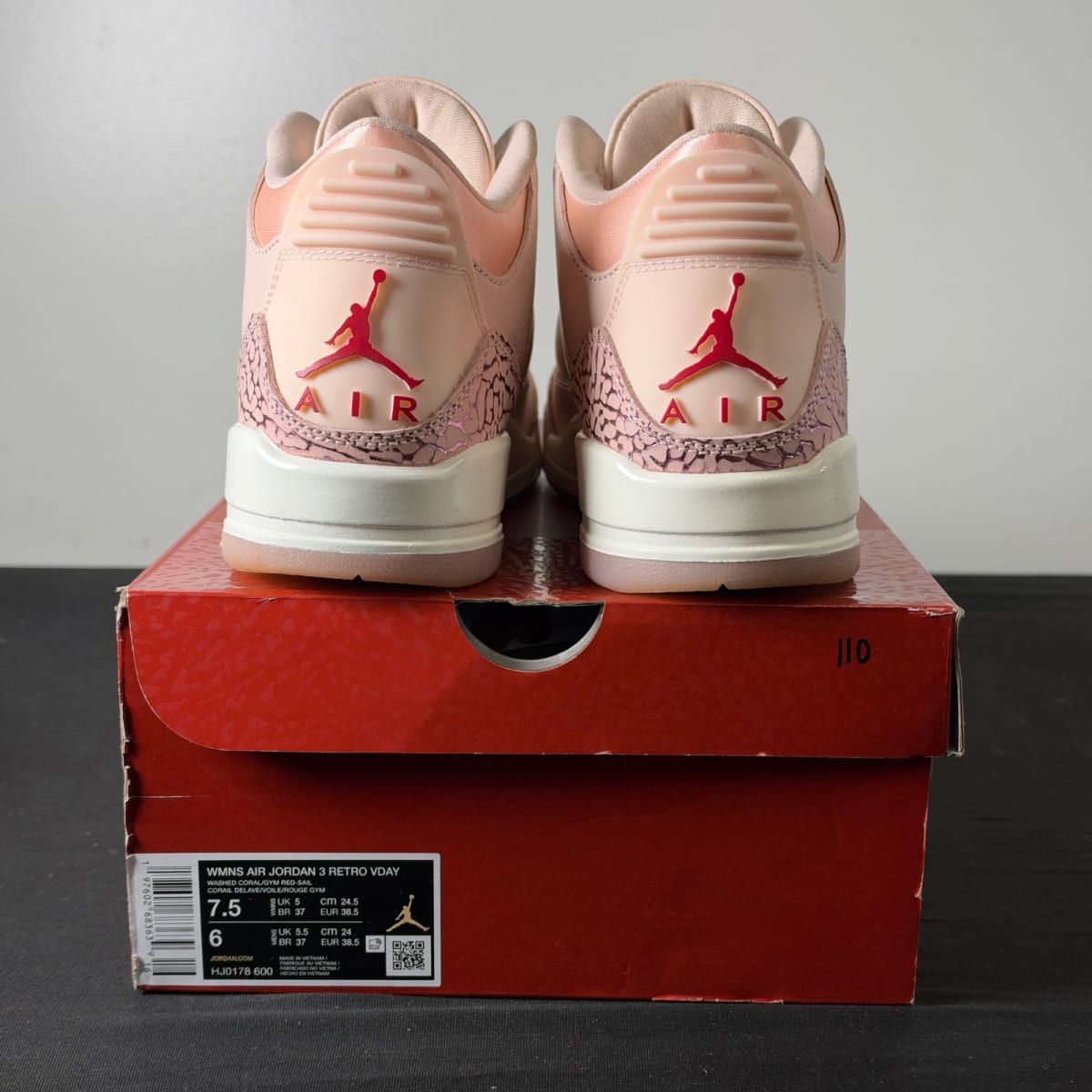 Jordan 3 Retro Valentine's Day Treat Yourself (2025) (Women's) (Size 7.5W) - aux