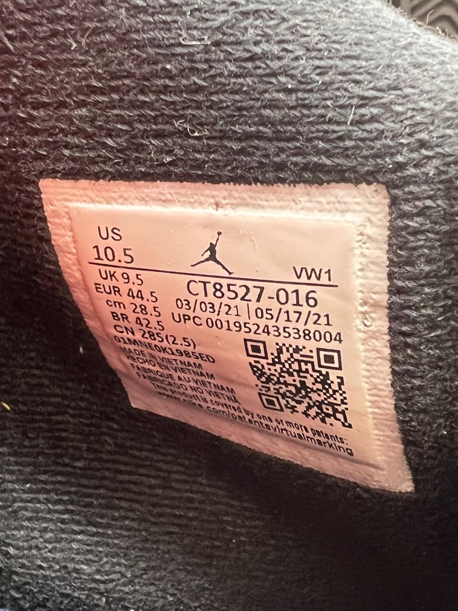 Jordan 4 Retro Red Thunder 10.5 (Moderately Worn Pre-Owned) - Image 6