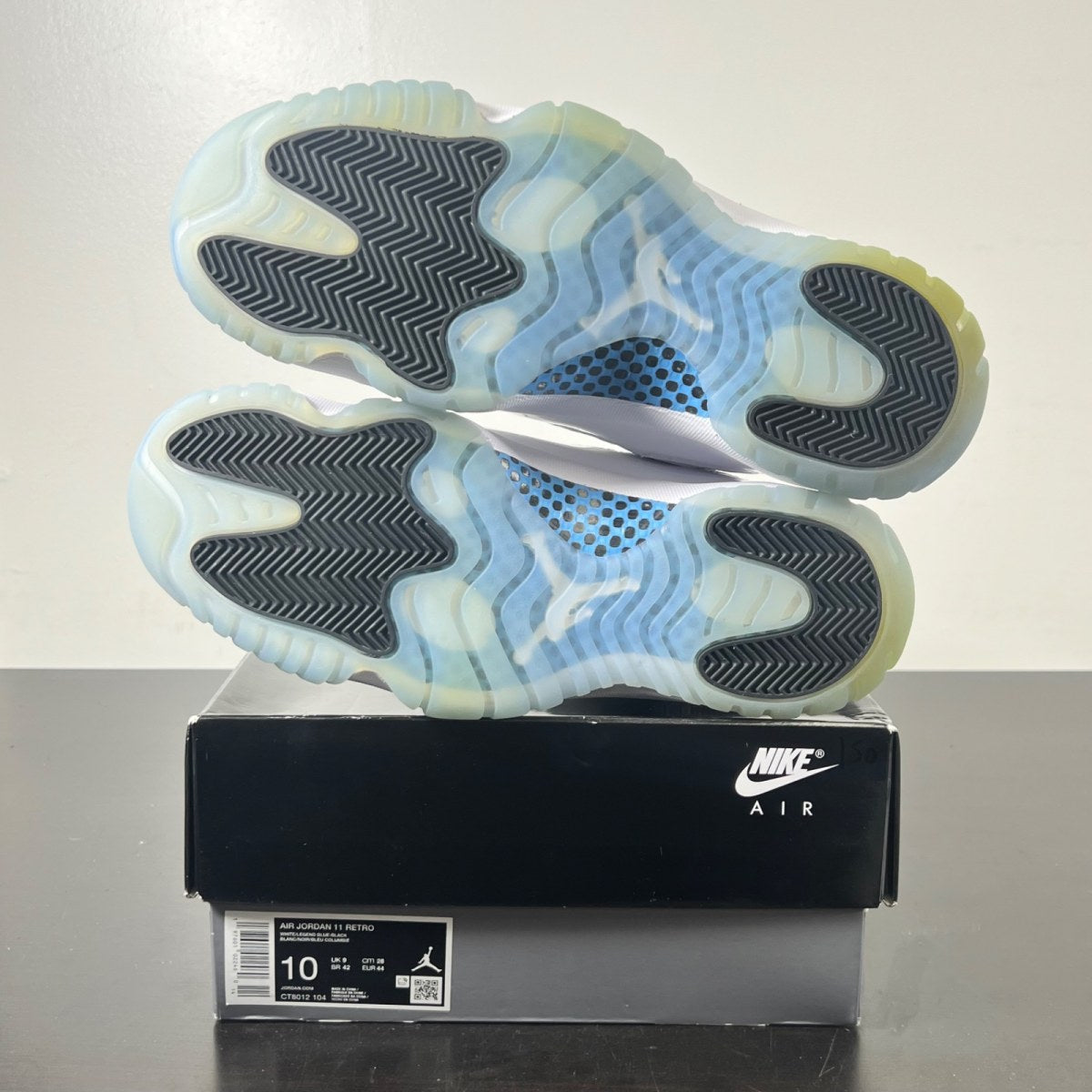 Jordan 11 Retro Legend Blue (2024) 10 (Lightly Worn Pre-Owned)JordanWhite/Legend Blue/Black - Image 6