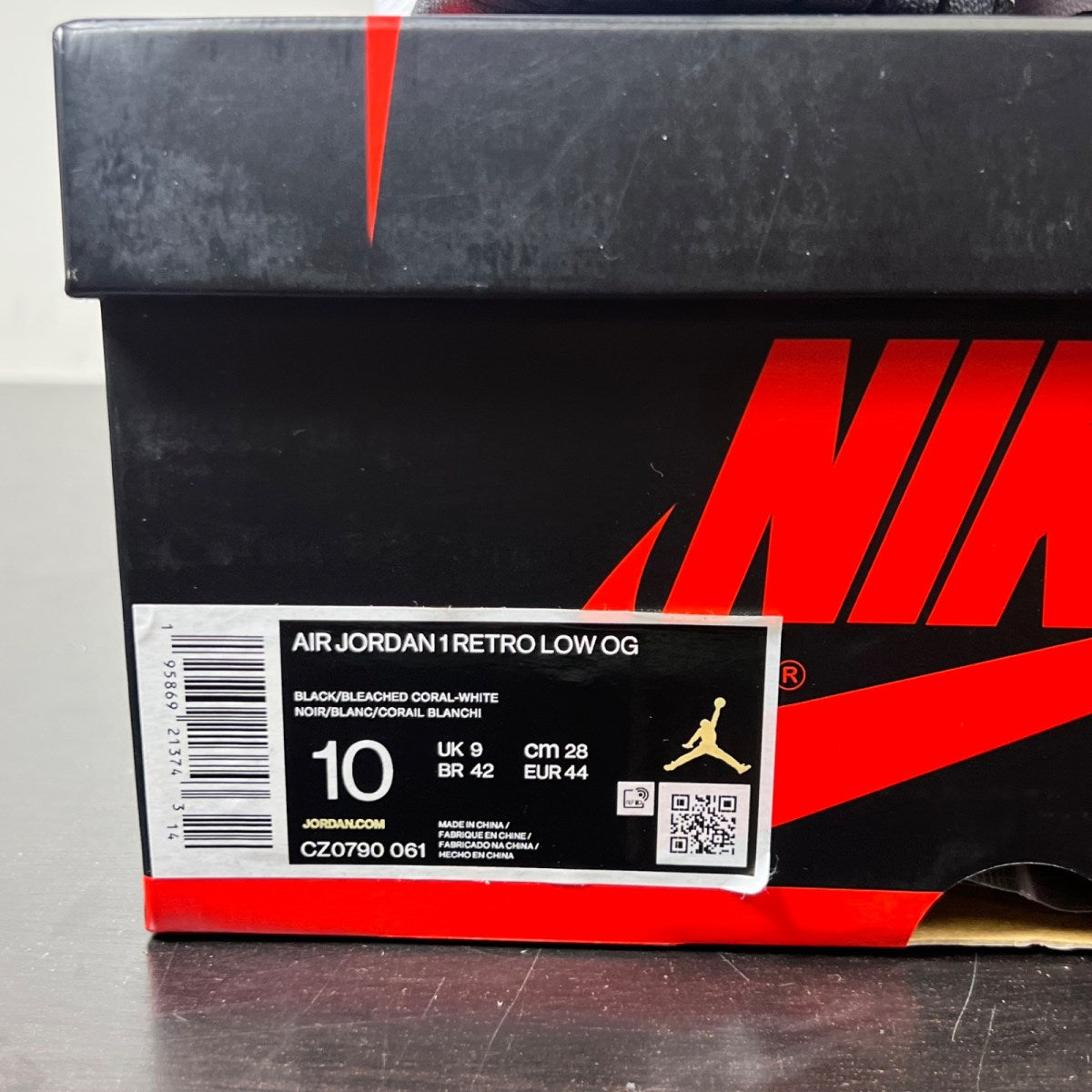 Jordan 1 Low OG Bleached Coral 10 (Lightly Worn Pre-Owned)JordanBlack/Bleached Coral-White-Grey Fog - Image 5