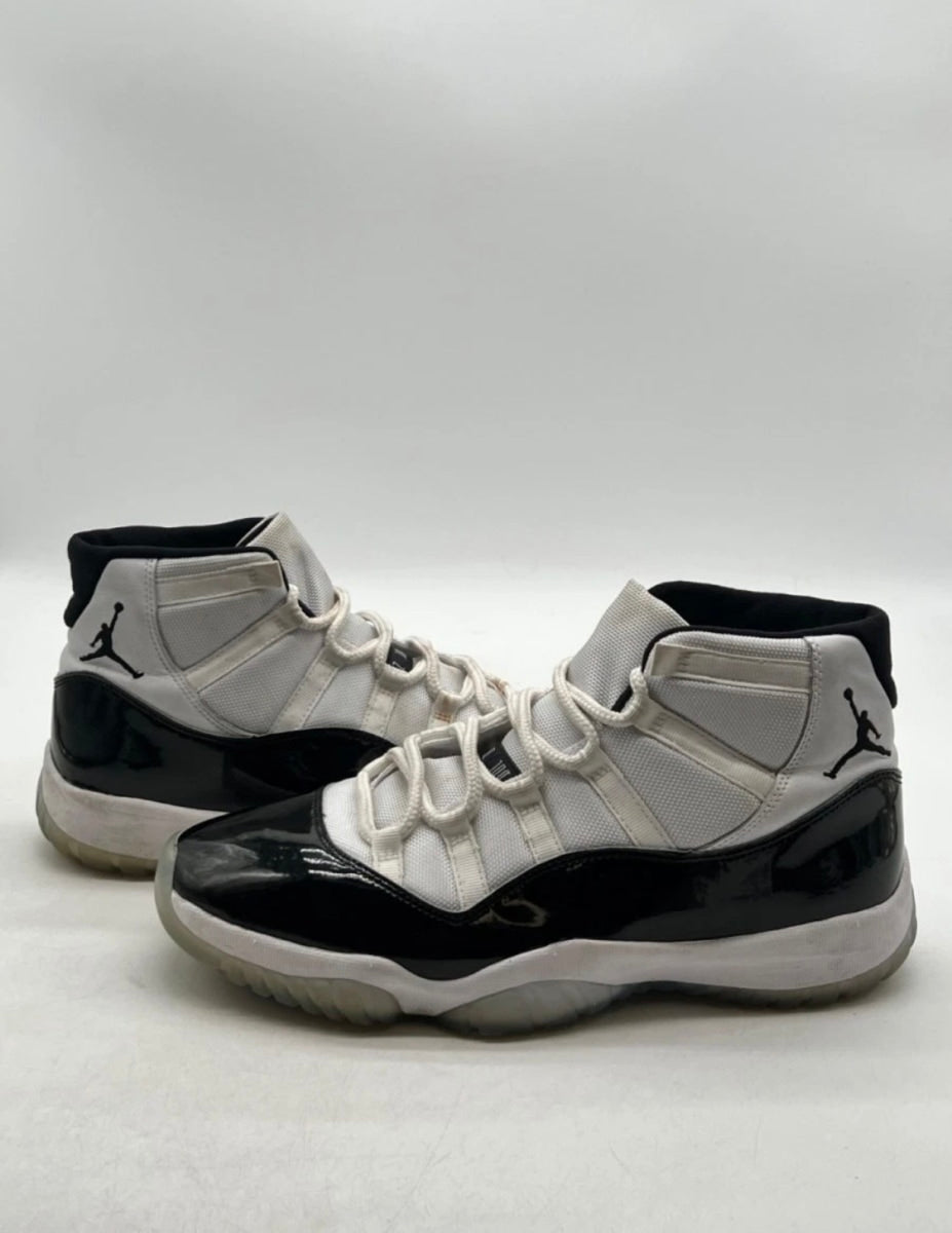 Jordan 11 Retro Concord (2018) 11 (Heavily Worn Pre-Owned)JordanWhite/Black-Concord - Image 1