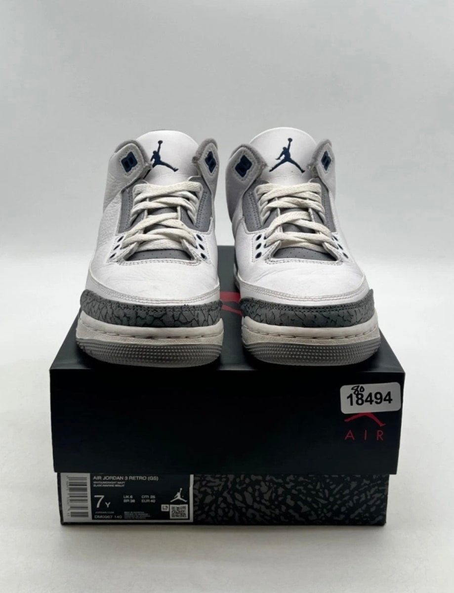 Jordan 3 Retro Midnight Navy (GS) 7Y (Moderately Worn Pre-Owned)JordanWhite/Midnight Navy/Cement Grey/Black - Image 2