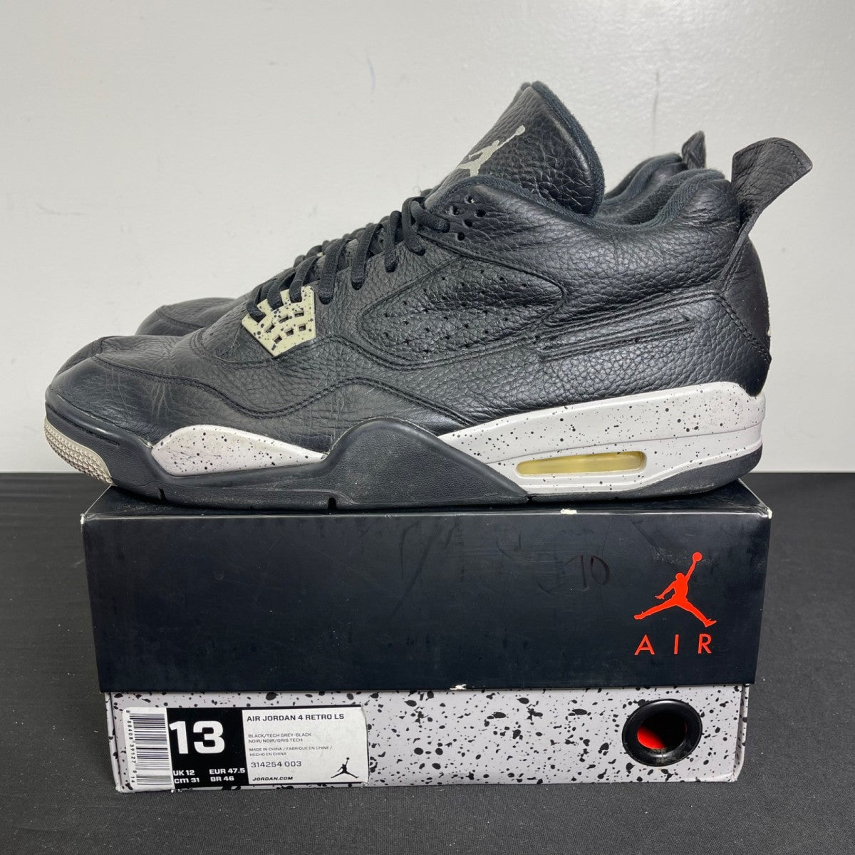 Jordan 4 Retro Oreo (2015) 13 (Moderately Worn Pre-Owned)JordanBlack/Tech Grey-White - Image 3