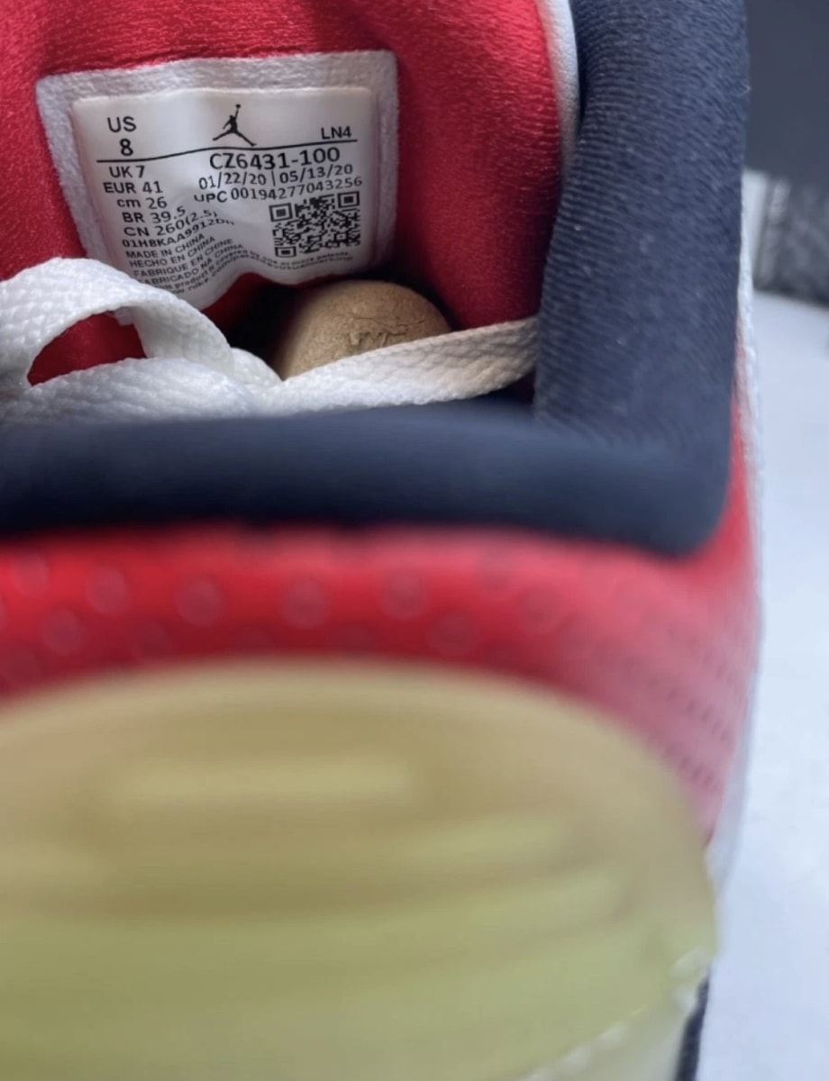 Jordan 3 Retro SE Fire Red Denim (2020) 8 (Moderately Worn Pre-Owned)JordanWhite/Black-Fire Red - Image 7