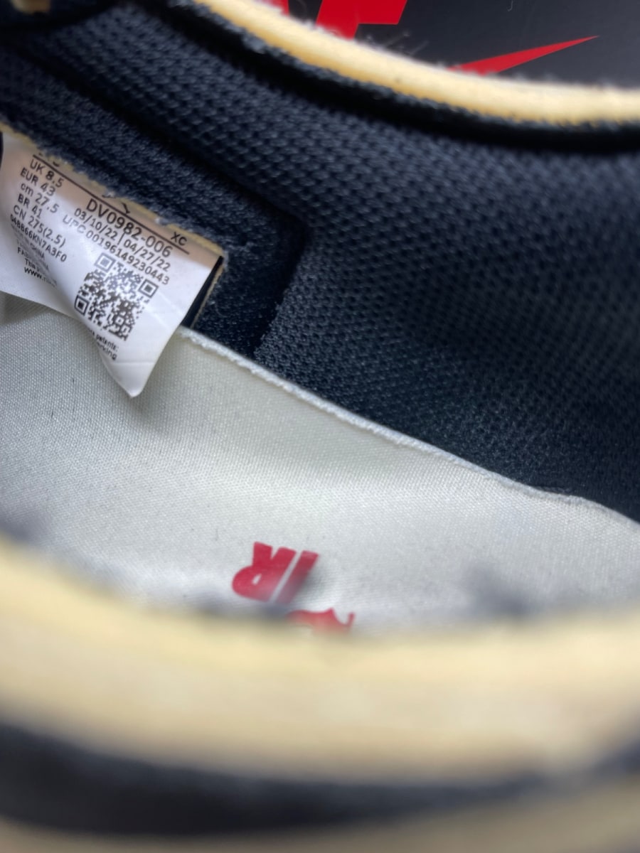 Jordan 1 Low OG EX Black Smoke Grey 9.5 (Moderately Worn Pre-Owned) - Image 8
